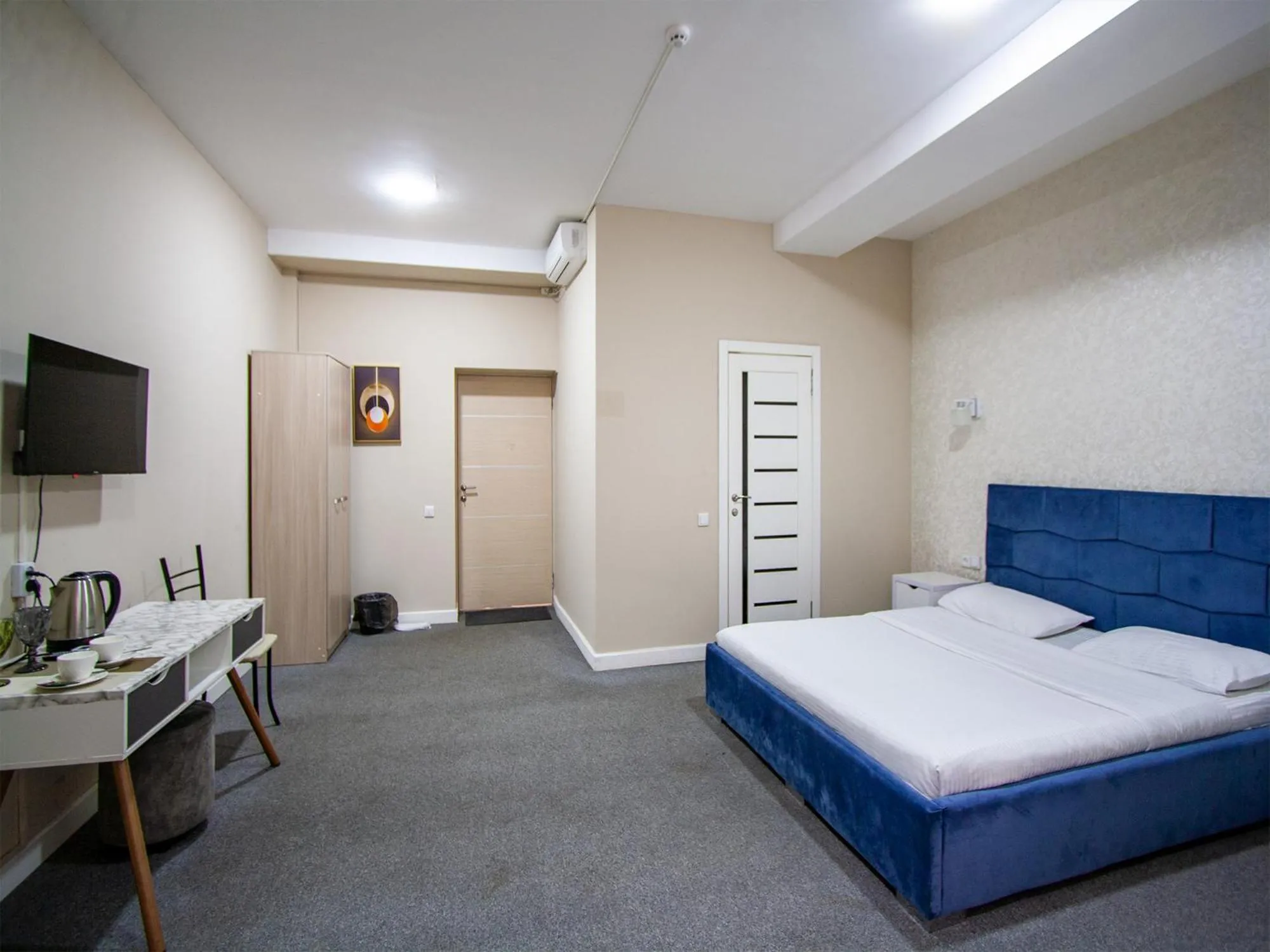 Bed in Hotel Montana