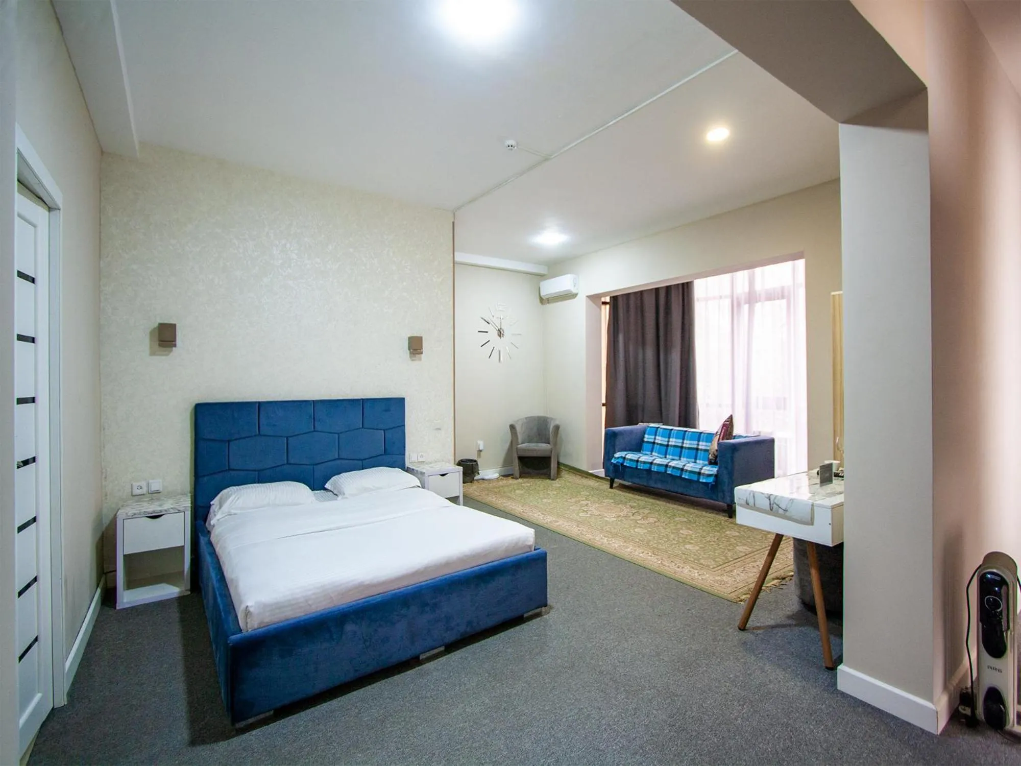 Bed in Hotel Montana