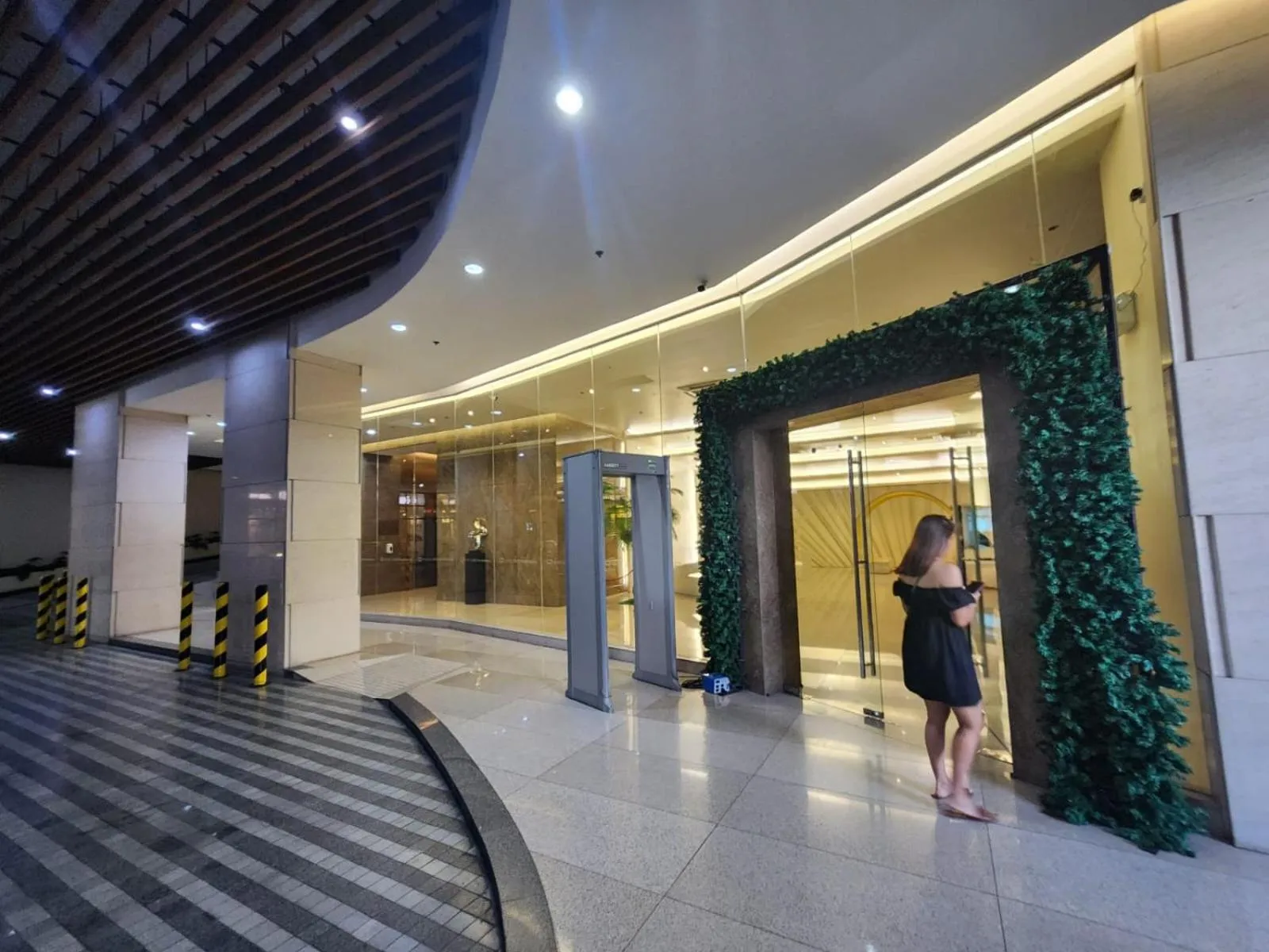 Nordic Rsquare Manila - with Pool Access