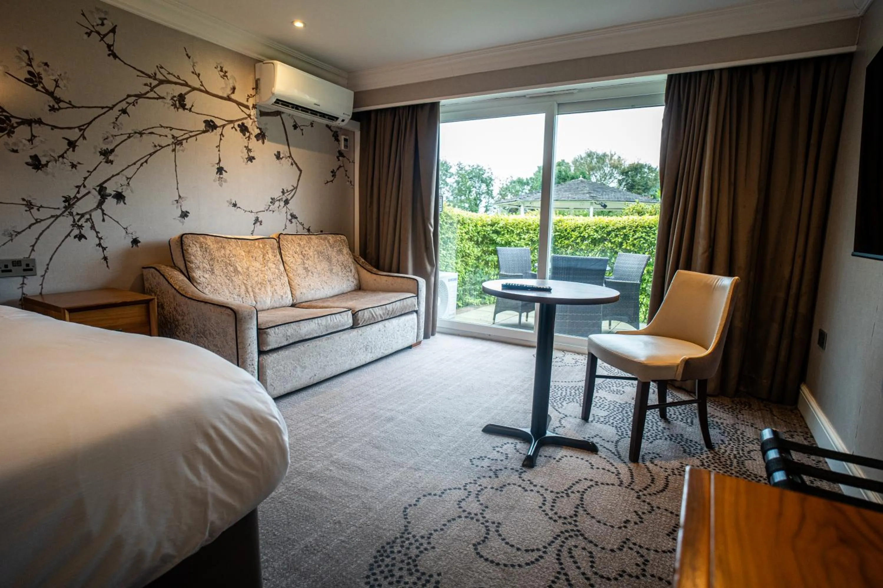 Bedroom, Bed in Park Hall Hotel and Spa Wolverhampton