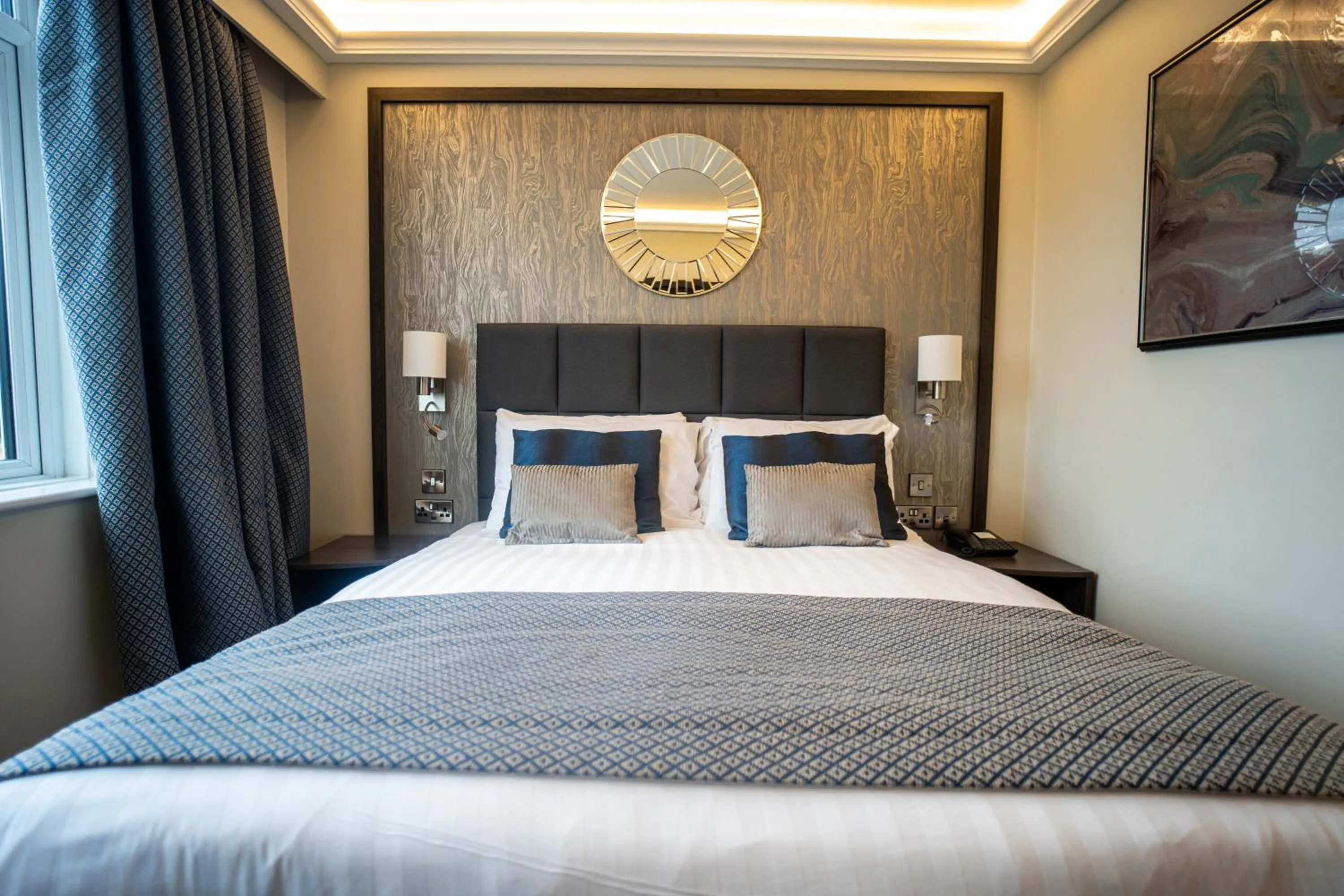 Bedroom, Bed in Park Hall Hotel and Spa Wolverhampton