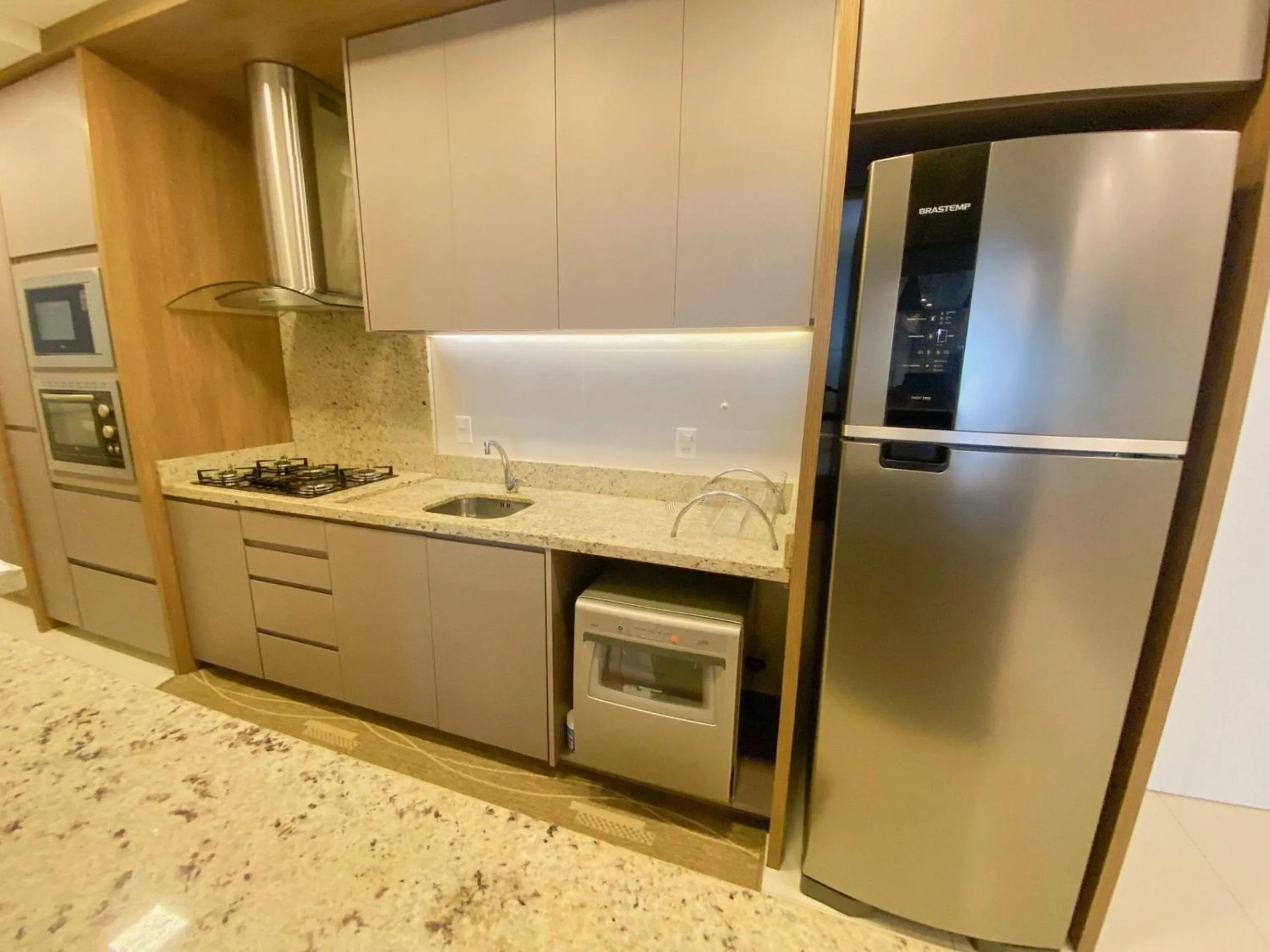 Jurere Perfeição em cada Detalhe com Linda Piscina