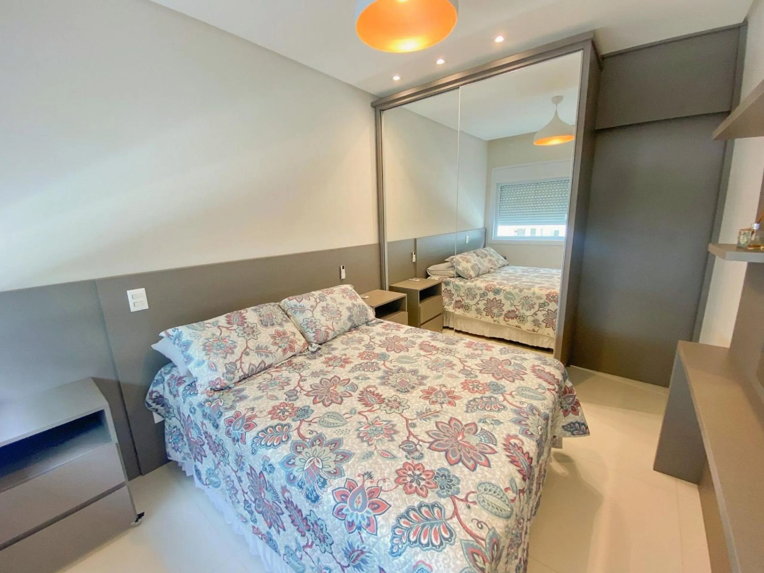 Bed in Jurere Perfeição em cada Detalhe com Linda Piscina