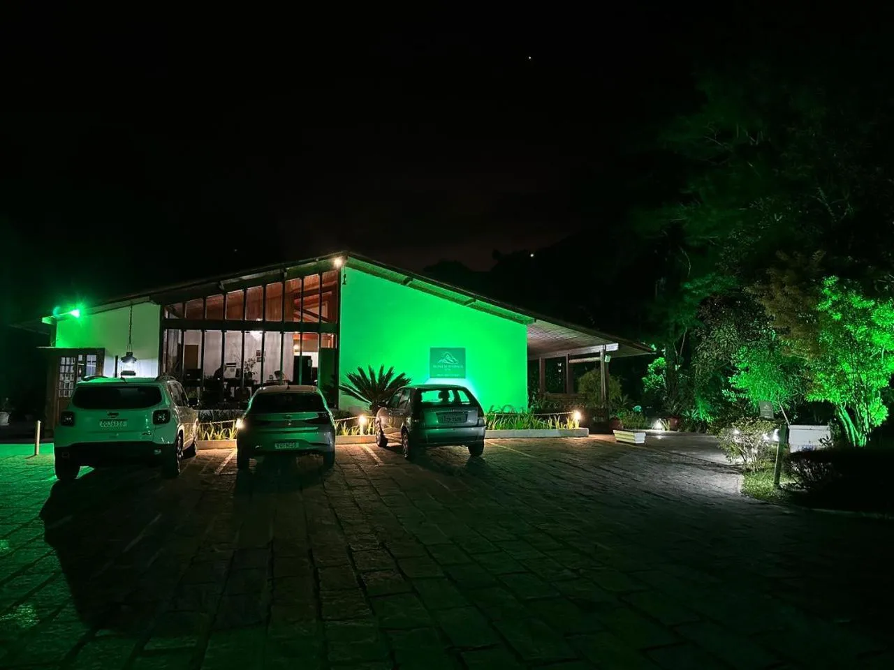 Parking in Hotel Colinas de Petropolis