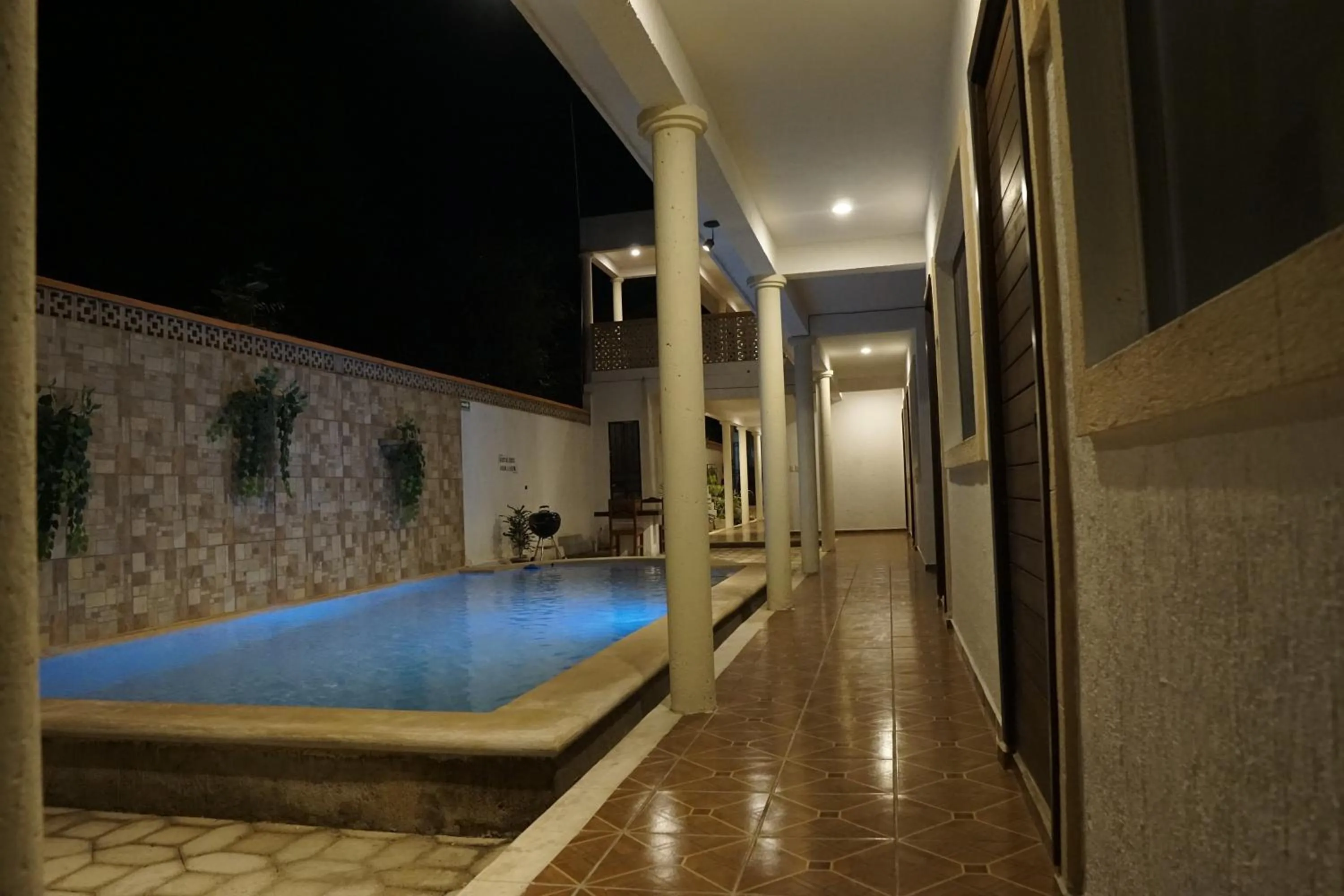 Night in Hotel del Parque