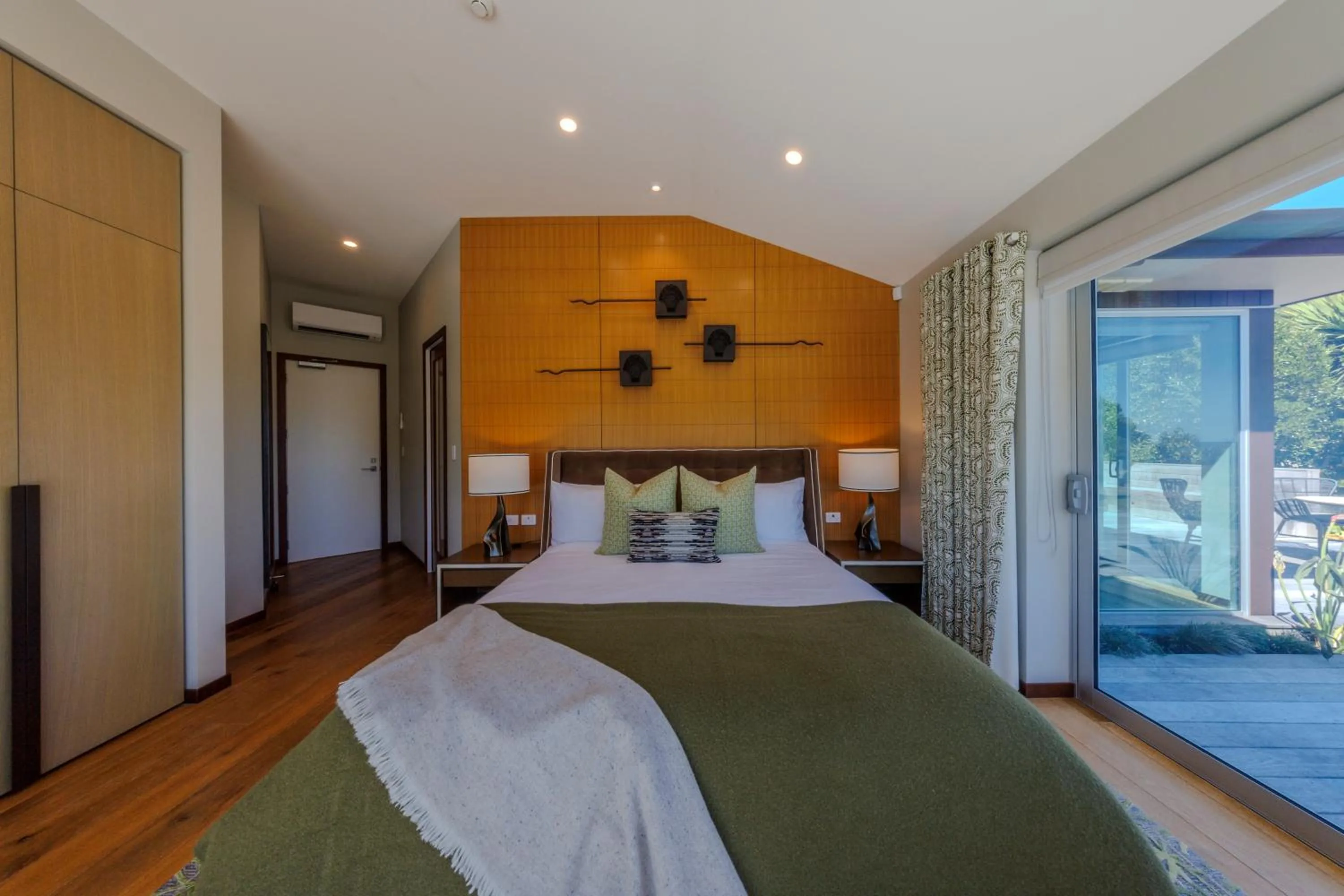 Bedroom, Bed in Te Whaanga Retreat & Spa