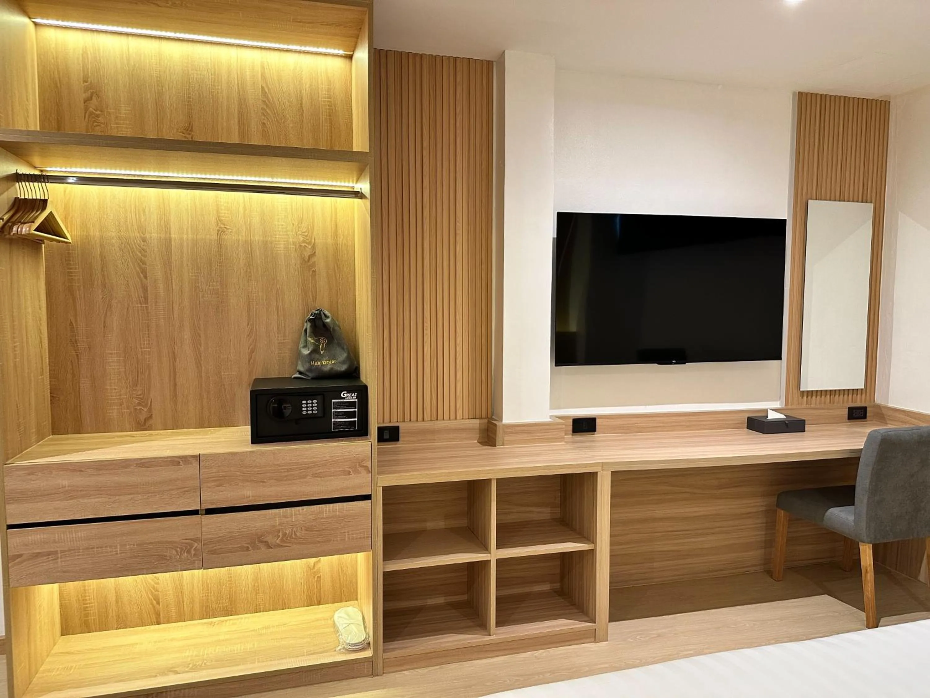 TV and multimedia in Winston Hotel