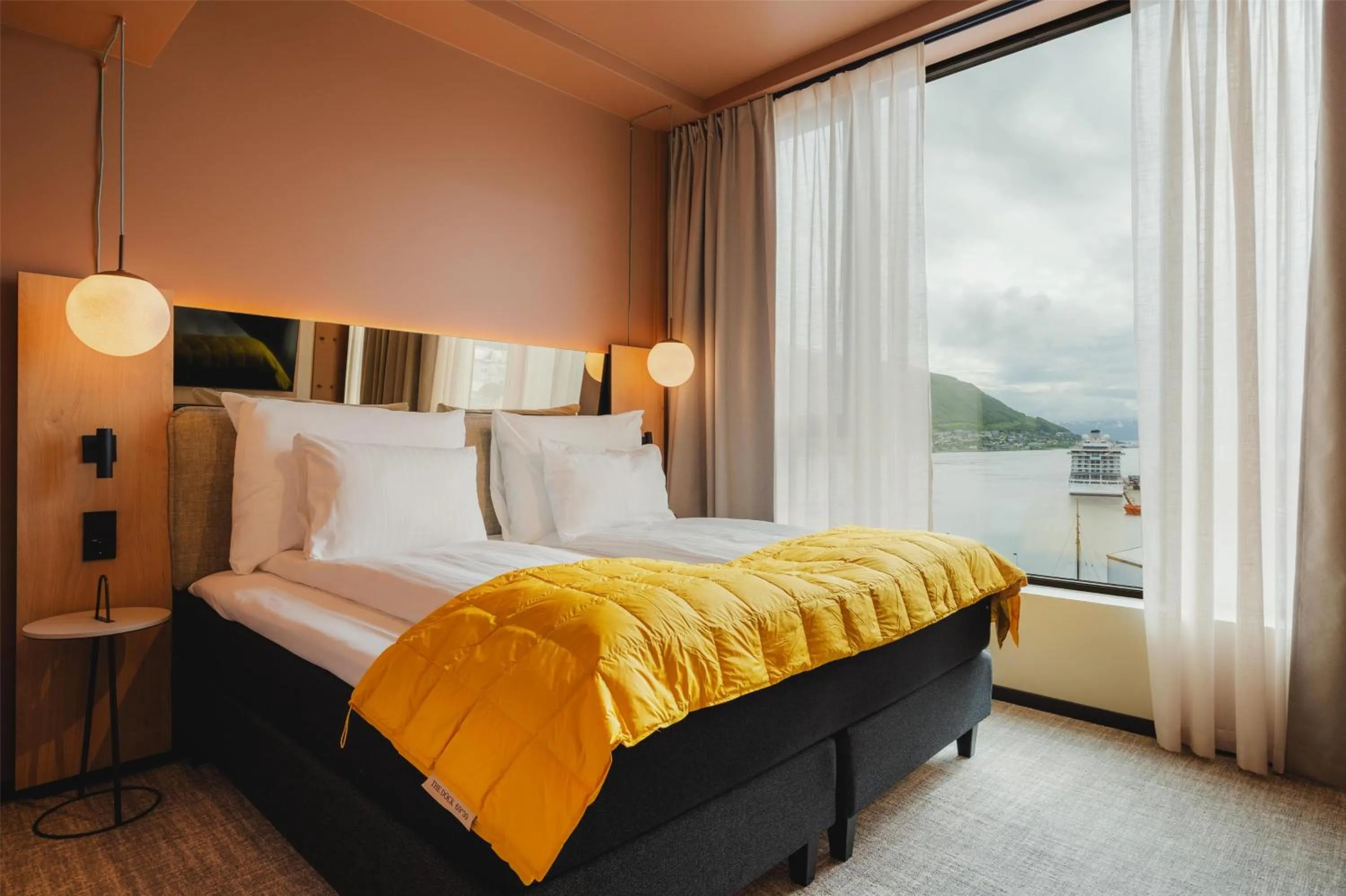 Photo of the whole room, Bed in The Dock 69 39 by Scandic