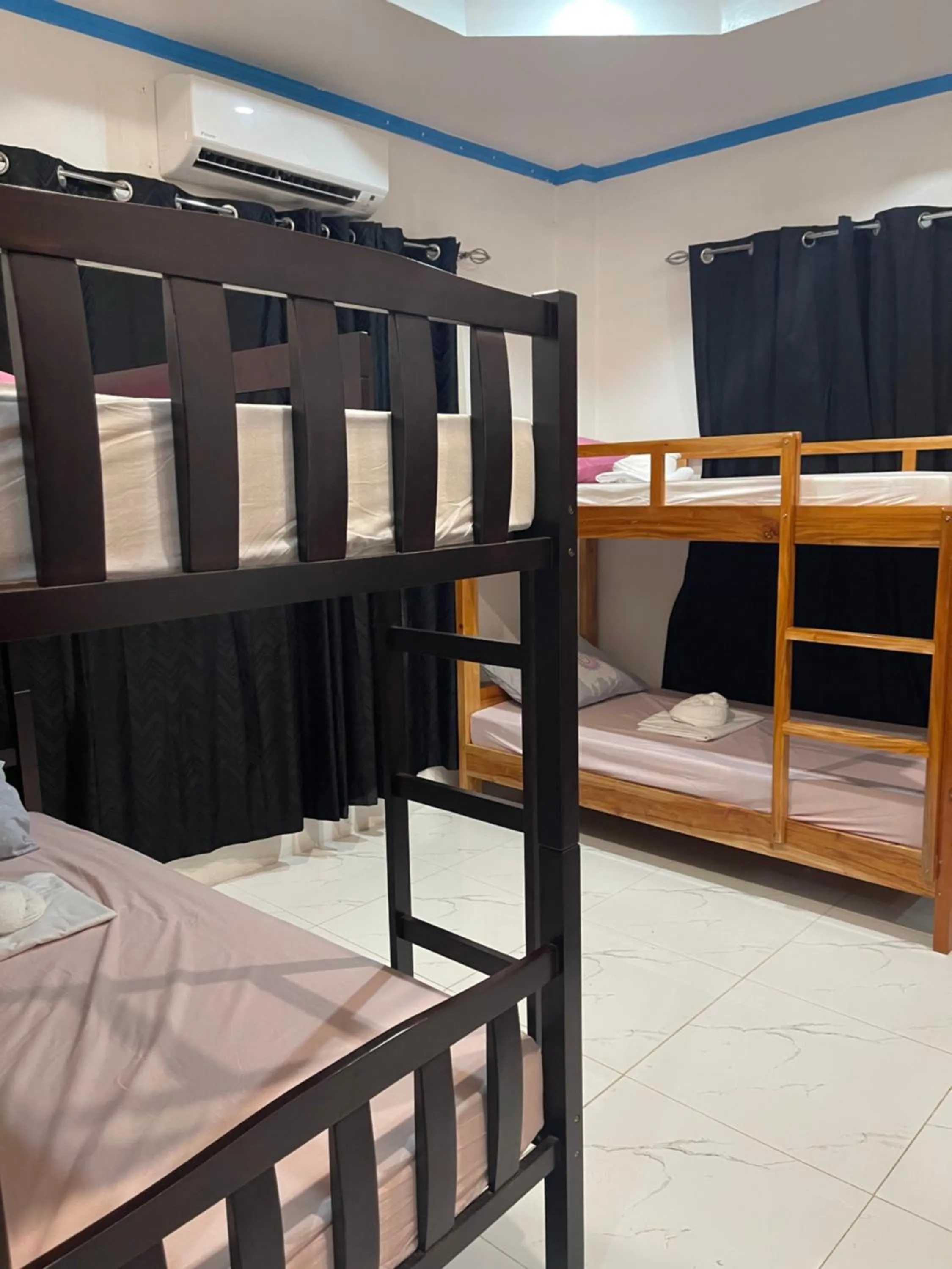 bunk bed, Bed in Drage Tourist Inn