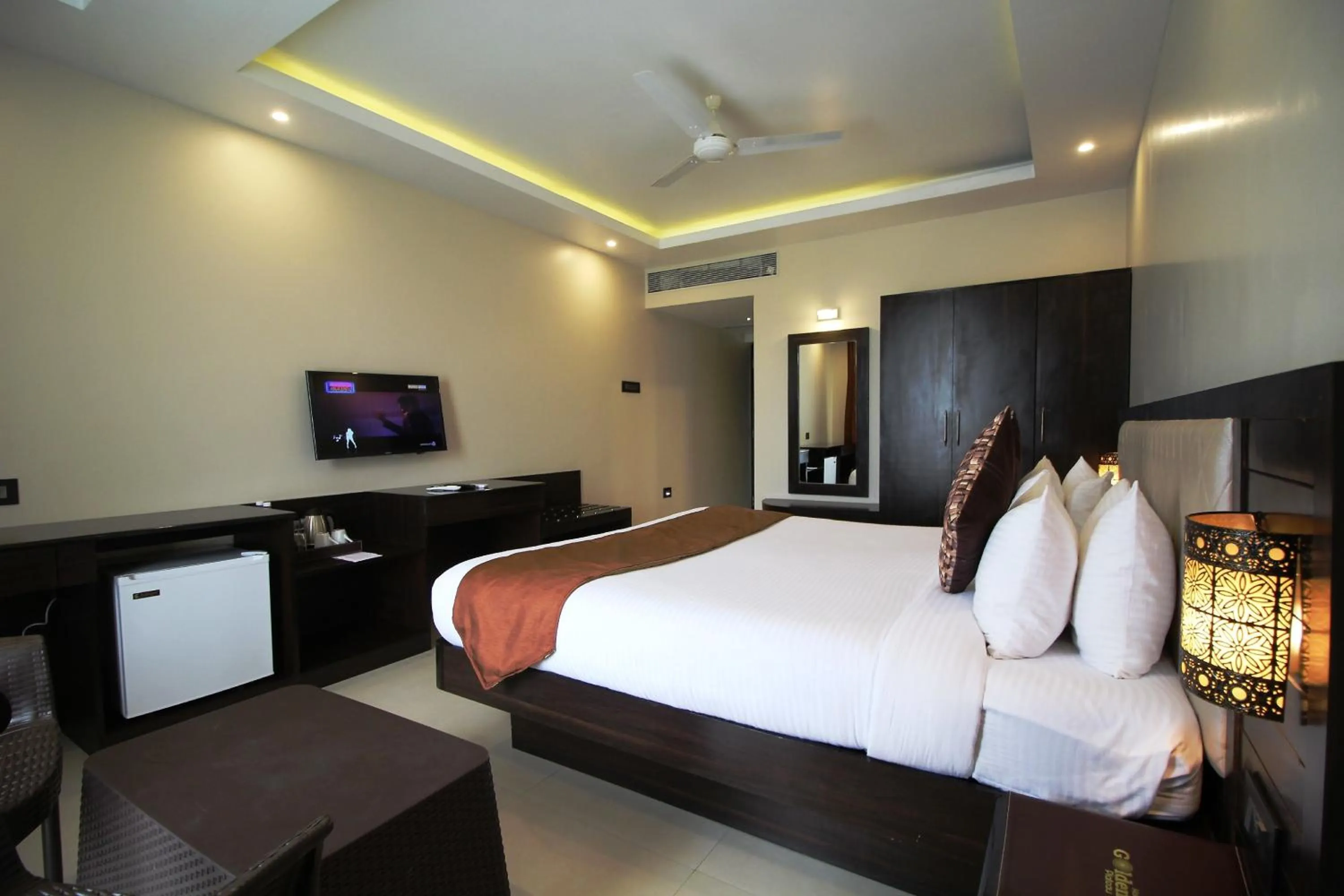 Bed in Hotel Golden Plateau