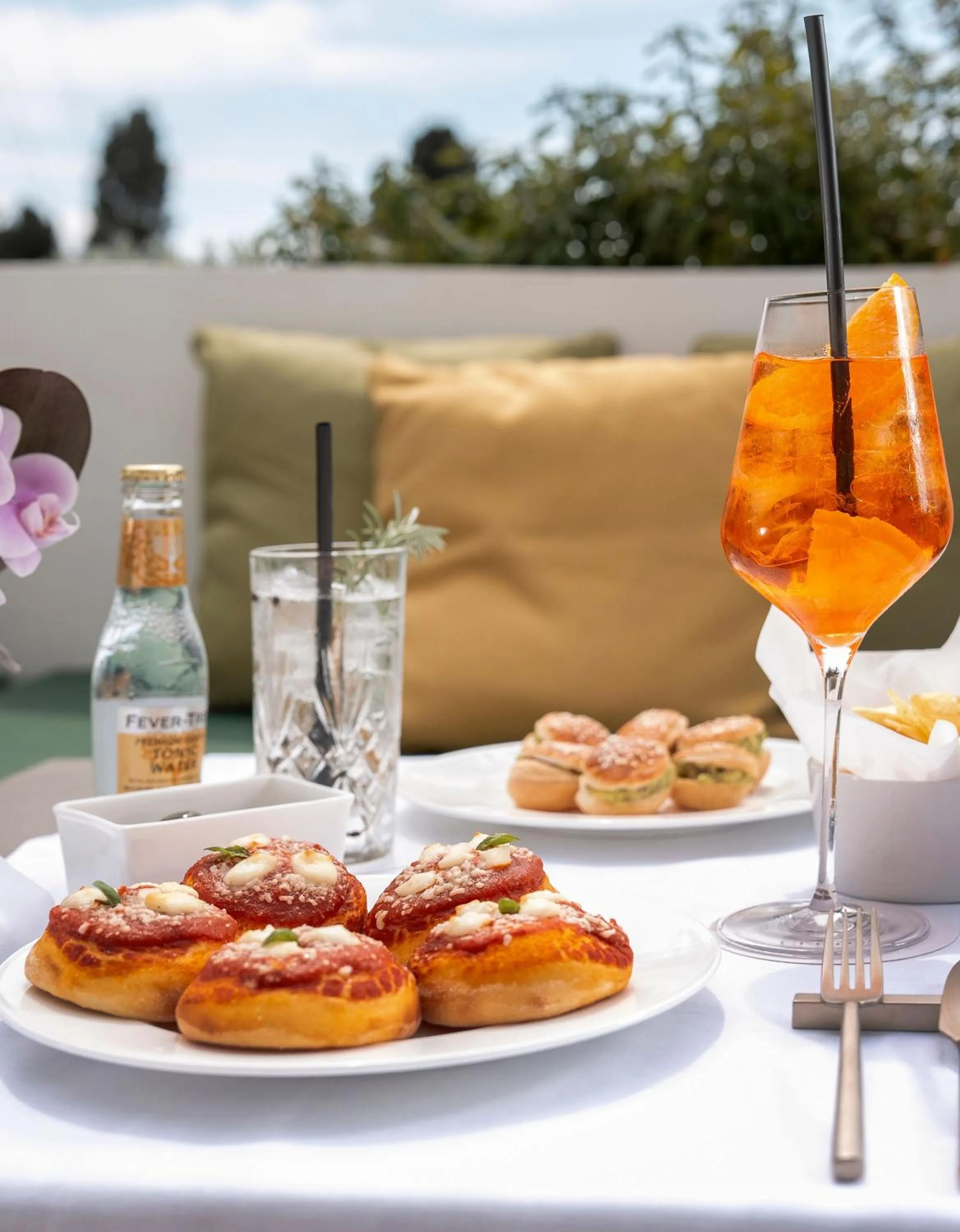 Restaurant/places to eat in Villa Certosa