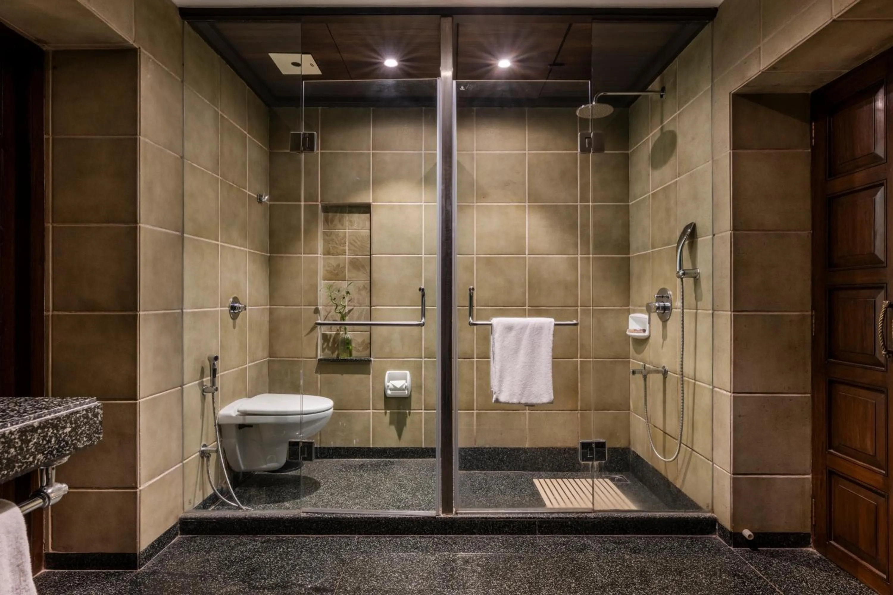 Shower in Fountain, Mahabaleshwar - IHCL SeleQtions