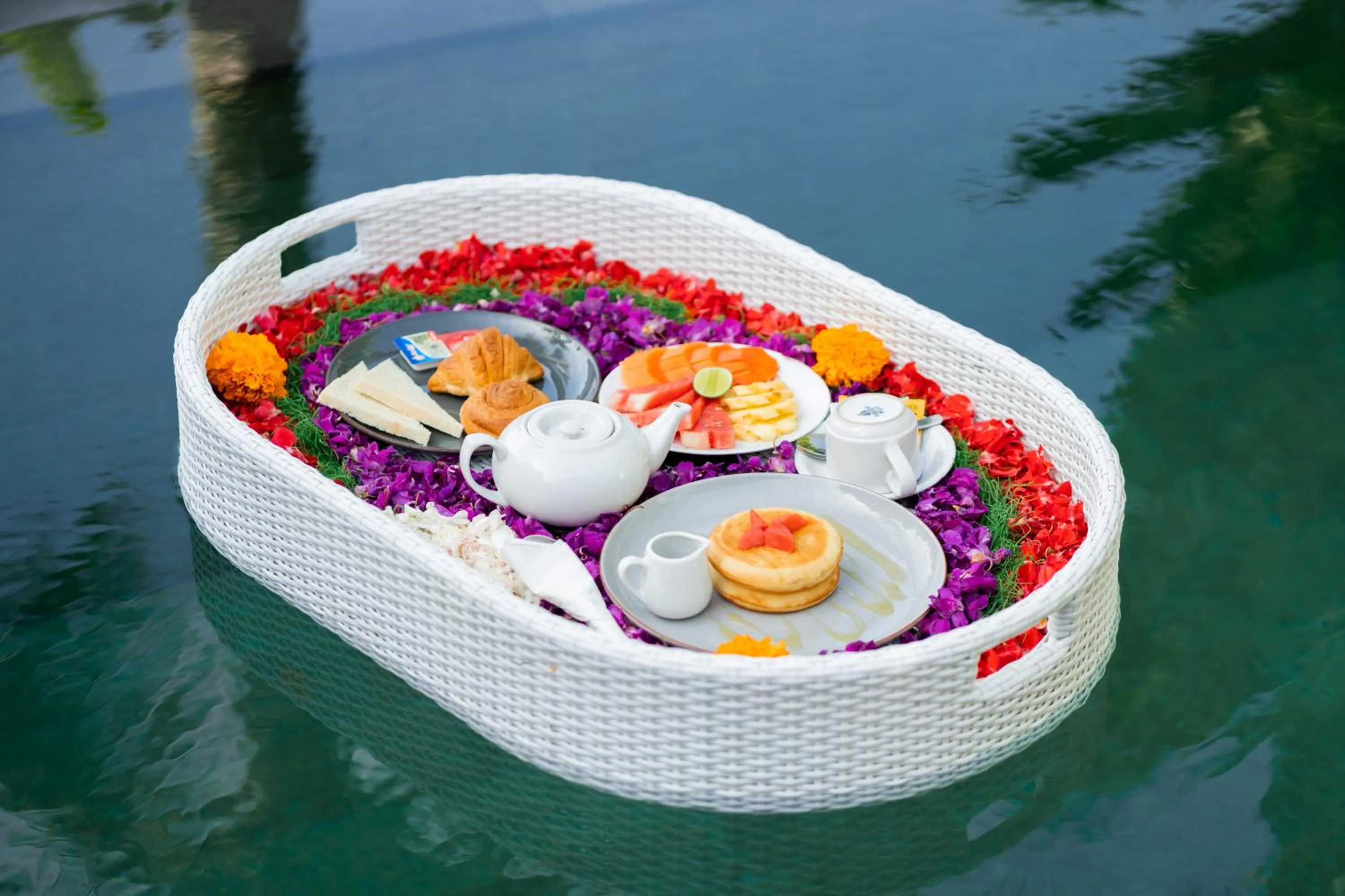 Food and drinks in Kaki Uma Villa