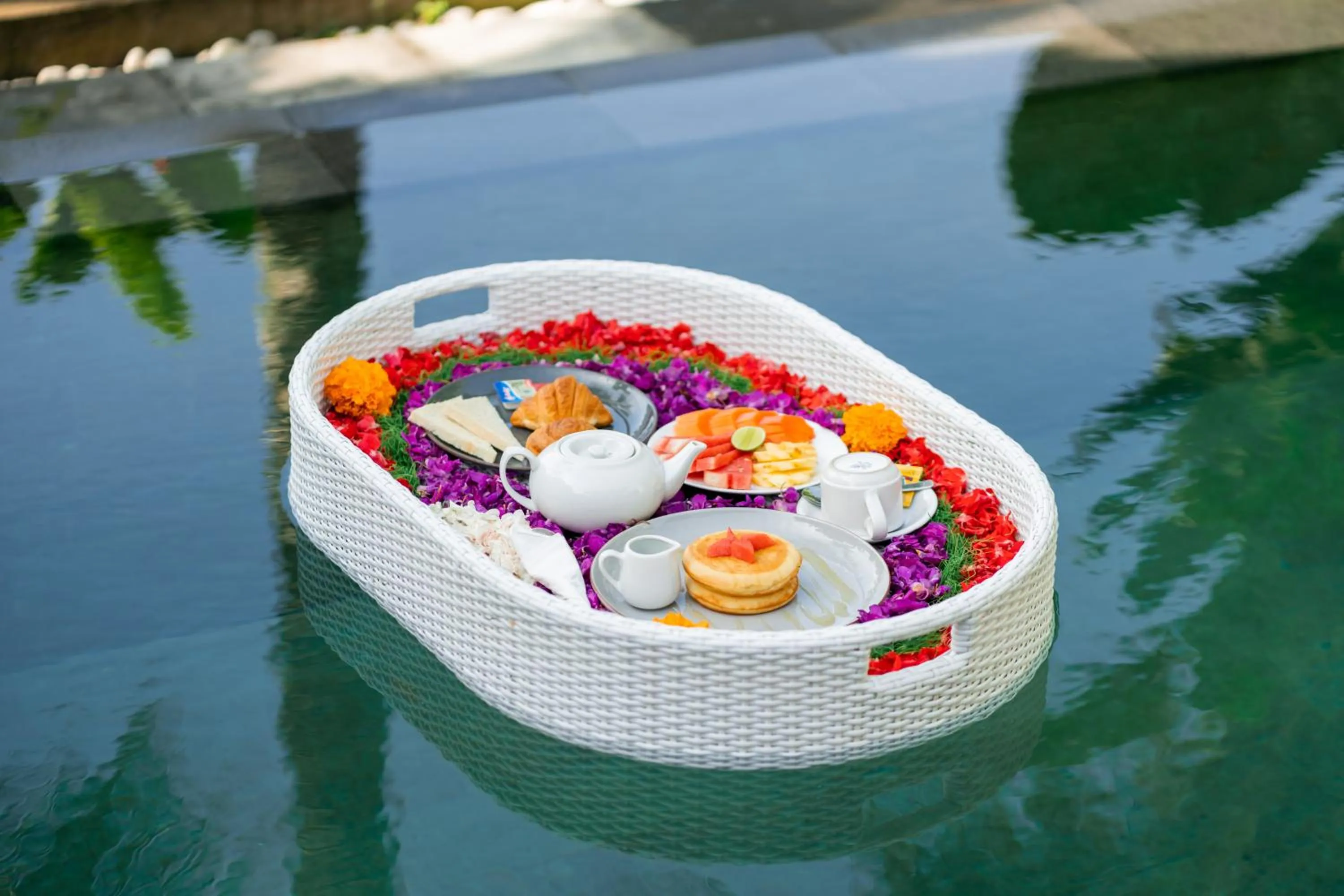 Food and drinks in Kaki Uma Villa