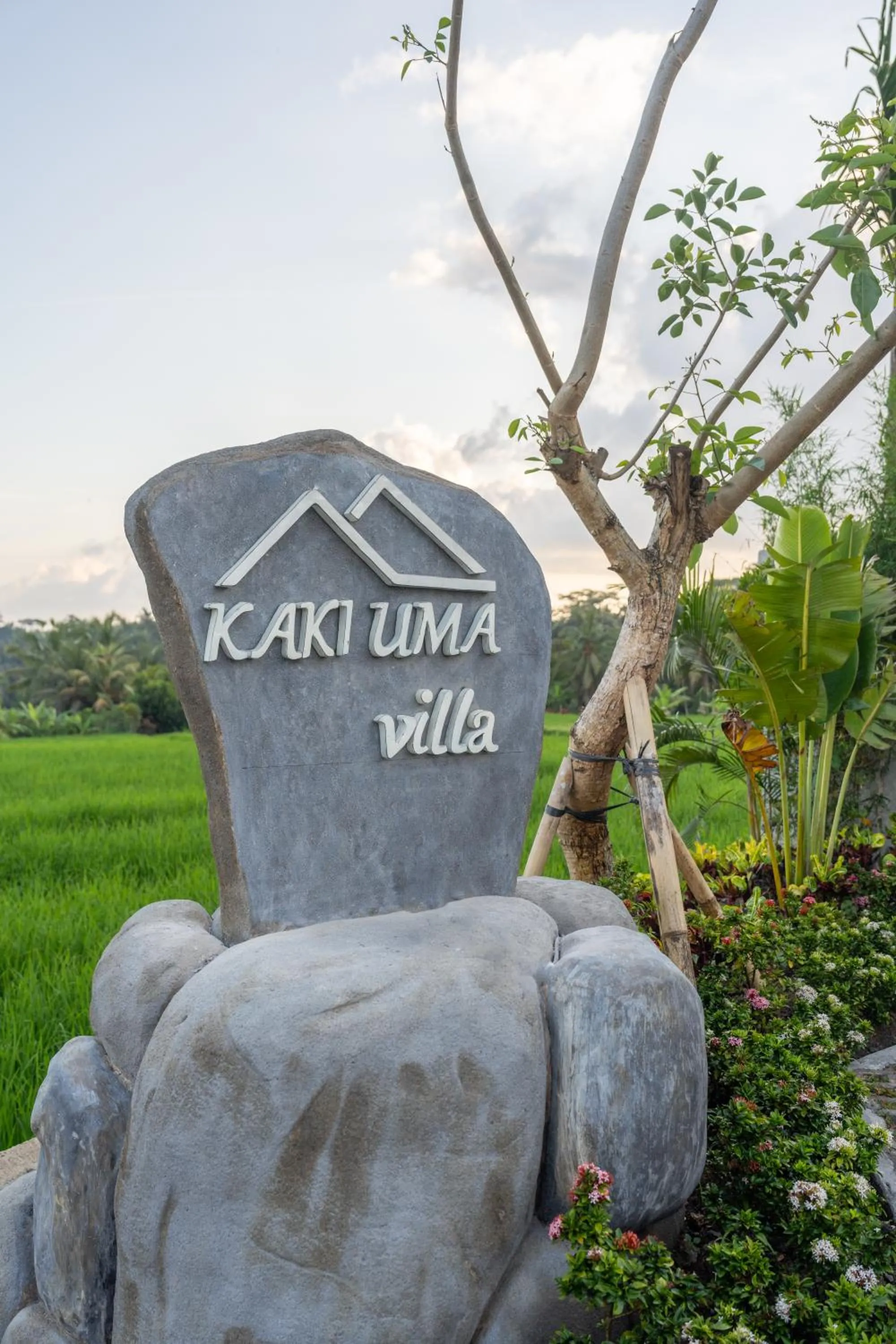 Logo/Certificate/Sign in Kaki Uma Villa