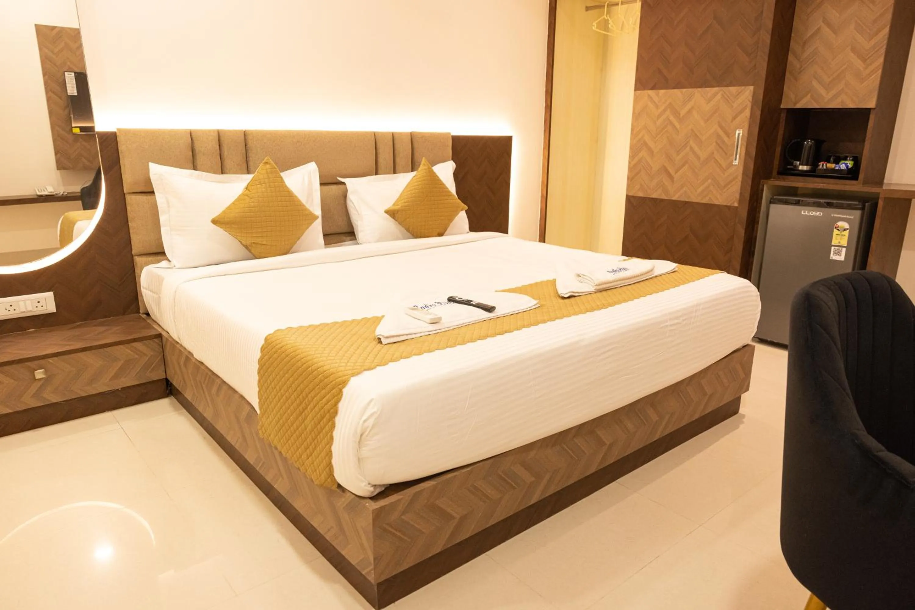 Bed in Hotel Radhe Pride Hitech City