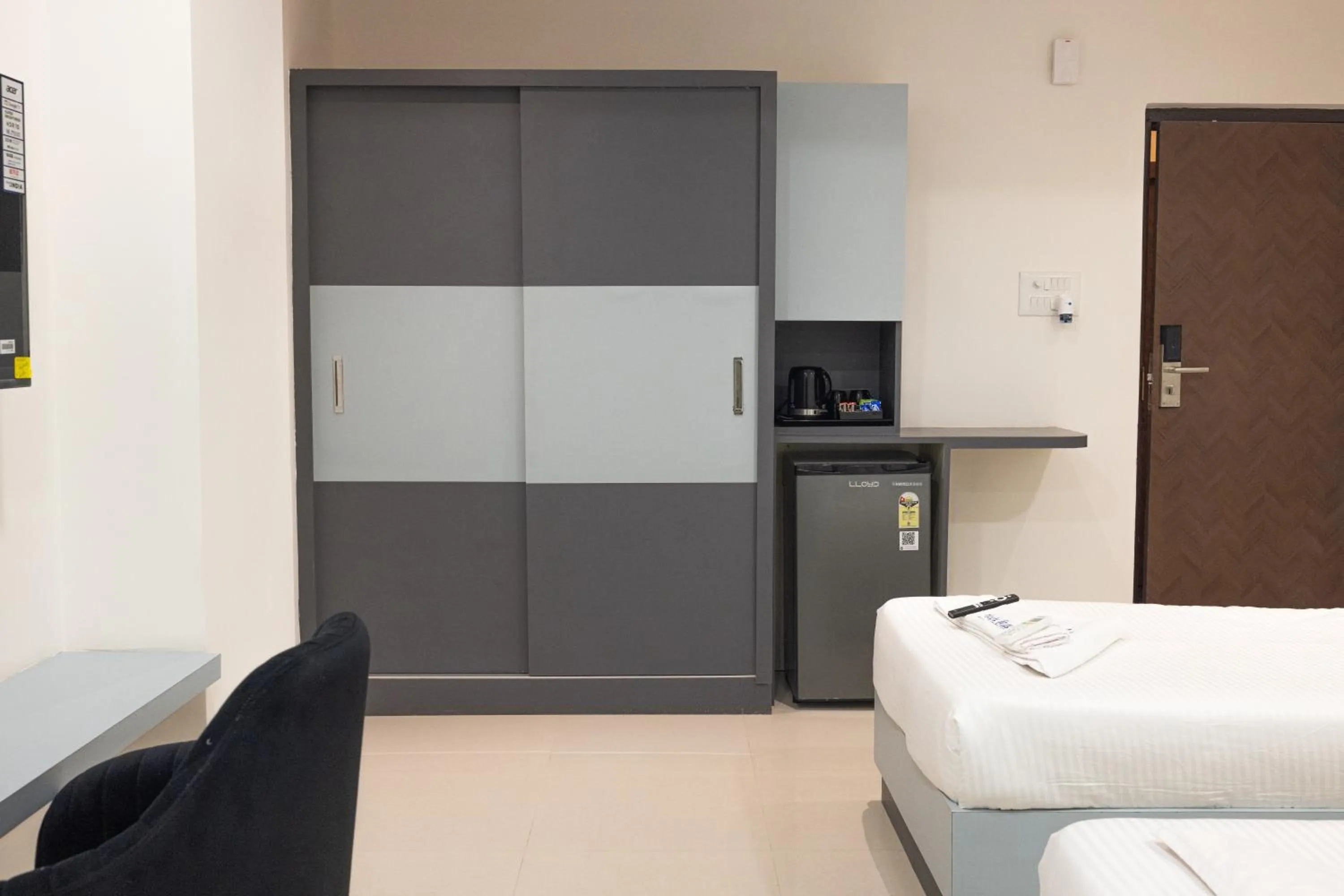 Bed in Hotel Radhe Pride Hitech City