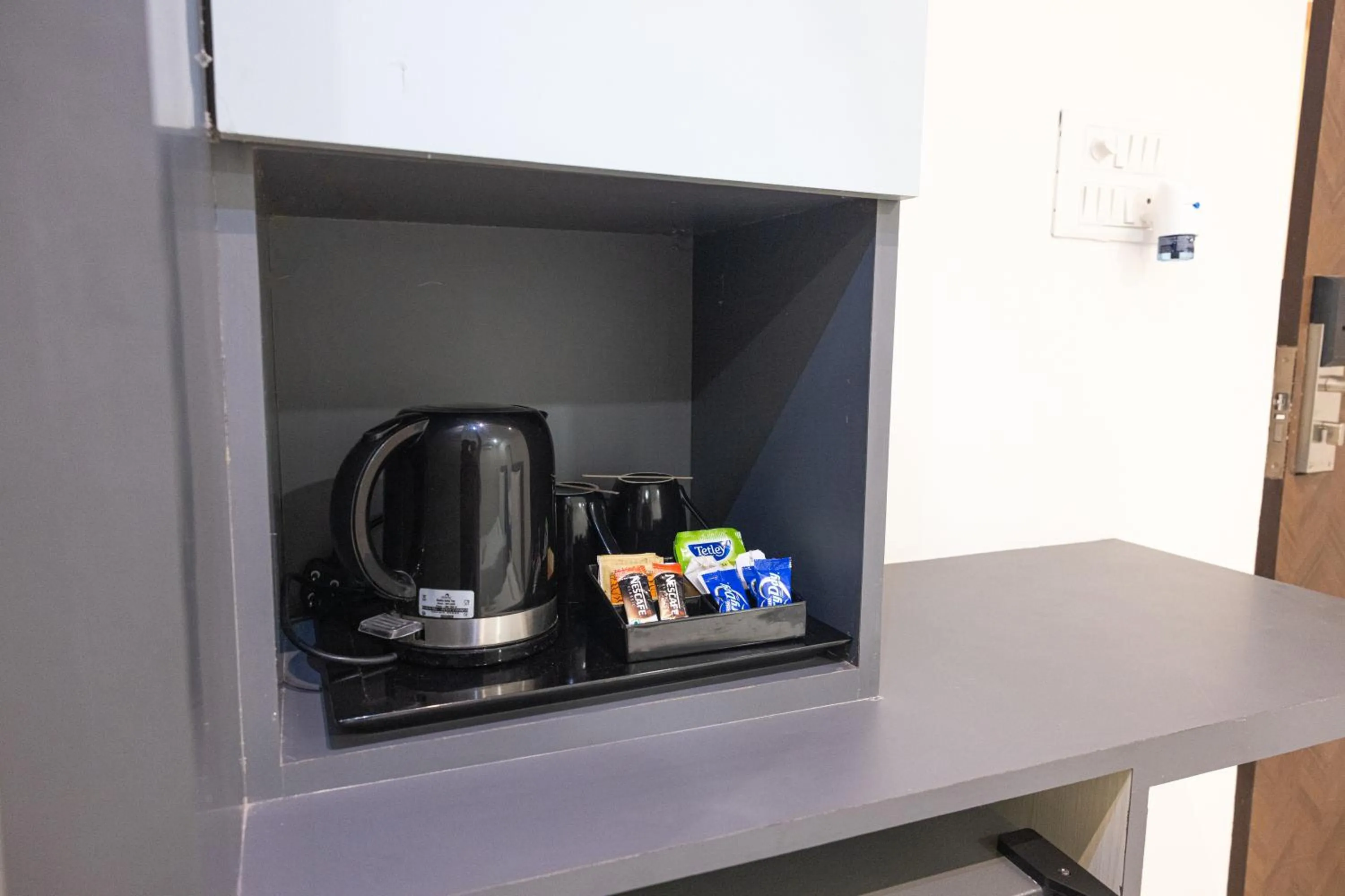 Coffee/tea facilities in Hotel Radhe Pride Hitech City