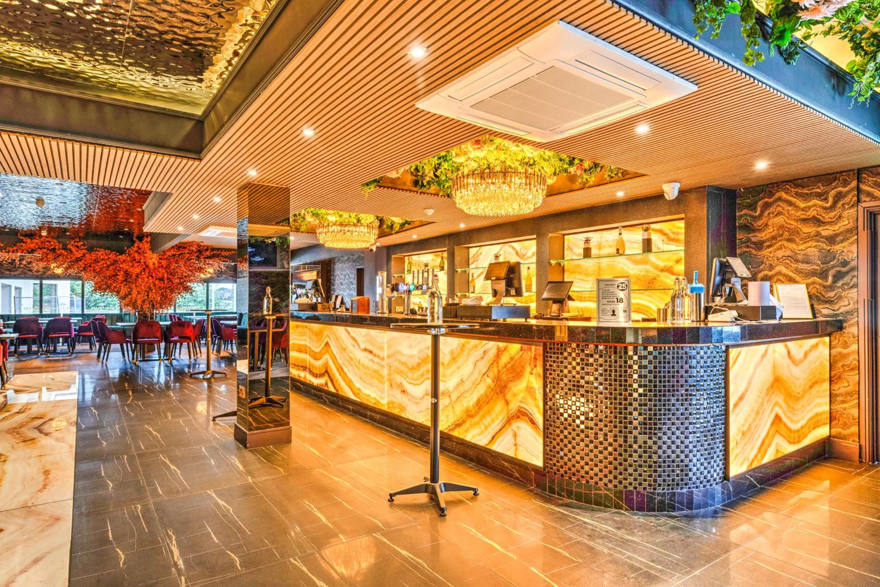 Restaurant/places to eat in Palms Hotel & Retreat By Palette London Romford