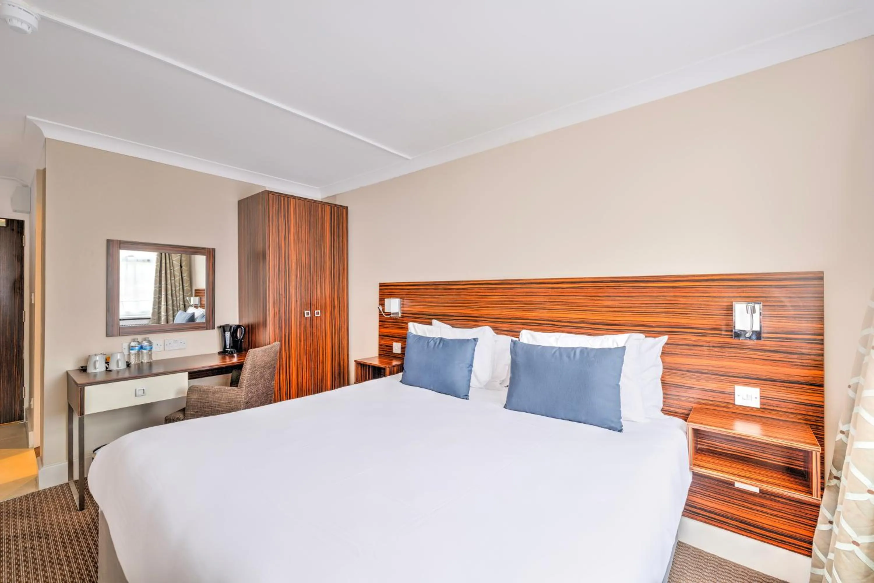 Bedroom, Bed in Palms Hotel & Retreat By Palette London Romford