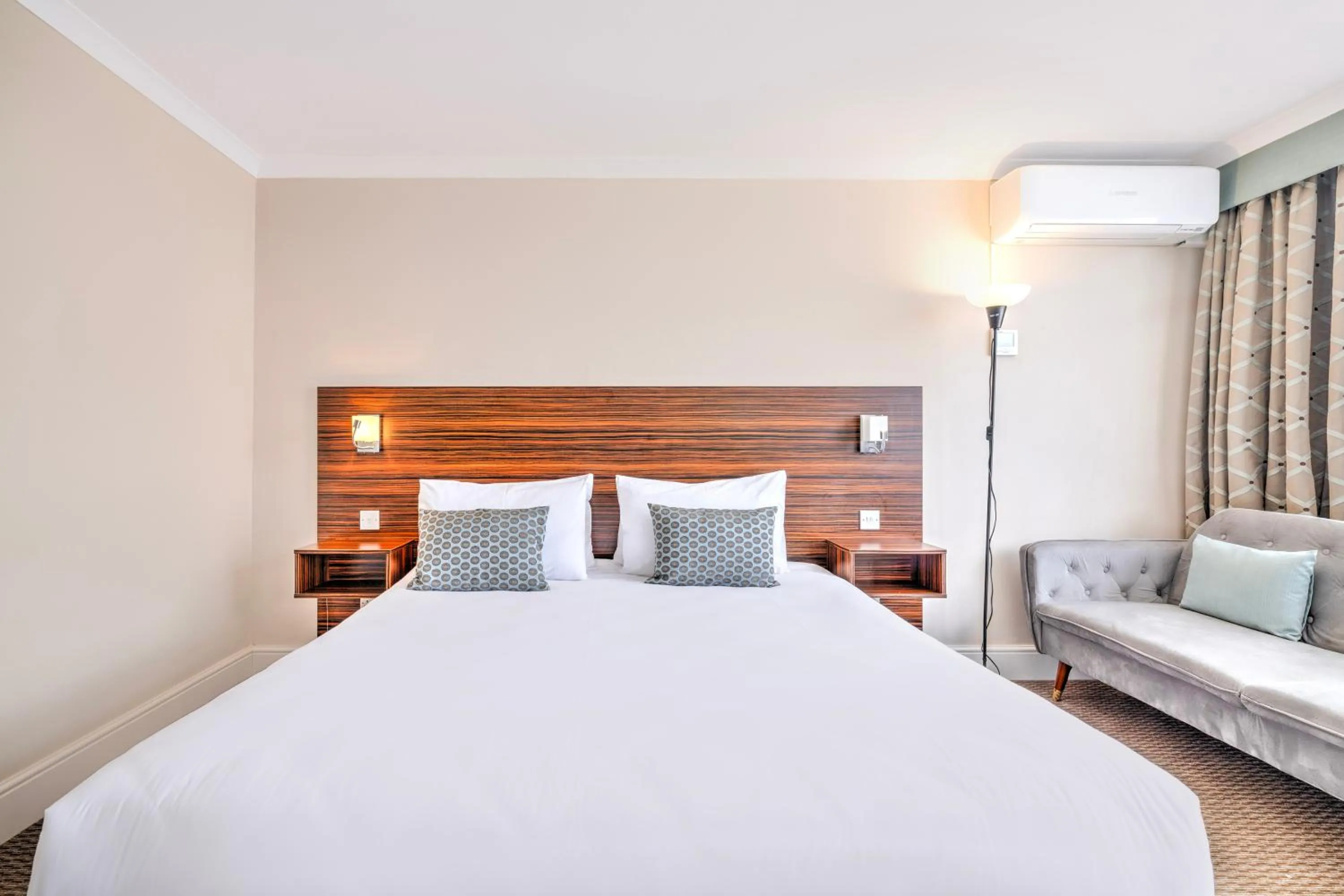 Bedroom, Bed in Palms Hotel & Retreat By Palette London Romford