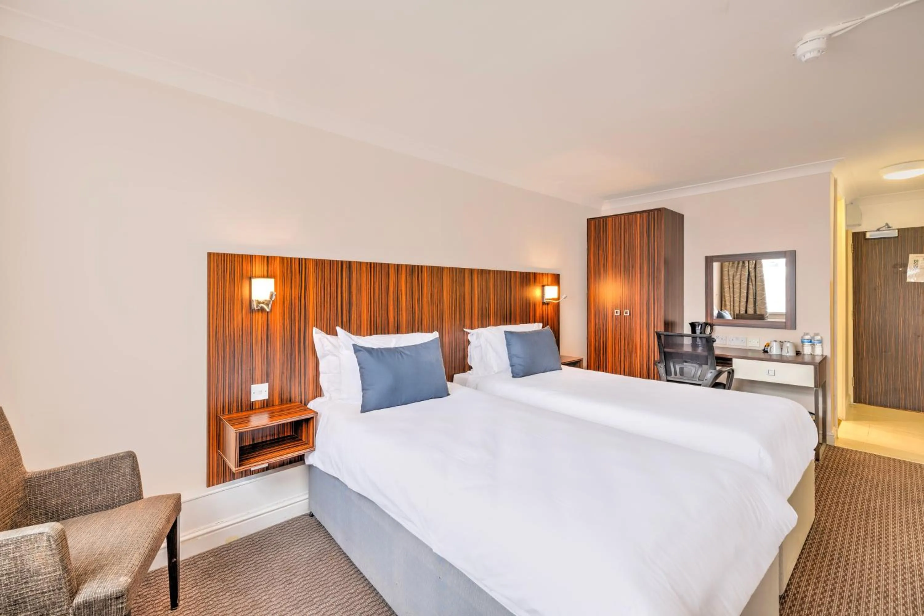 Bedroom, Bed in Palms Hotel & Retreat By Palette London Romford