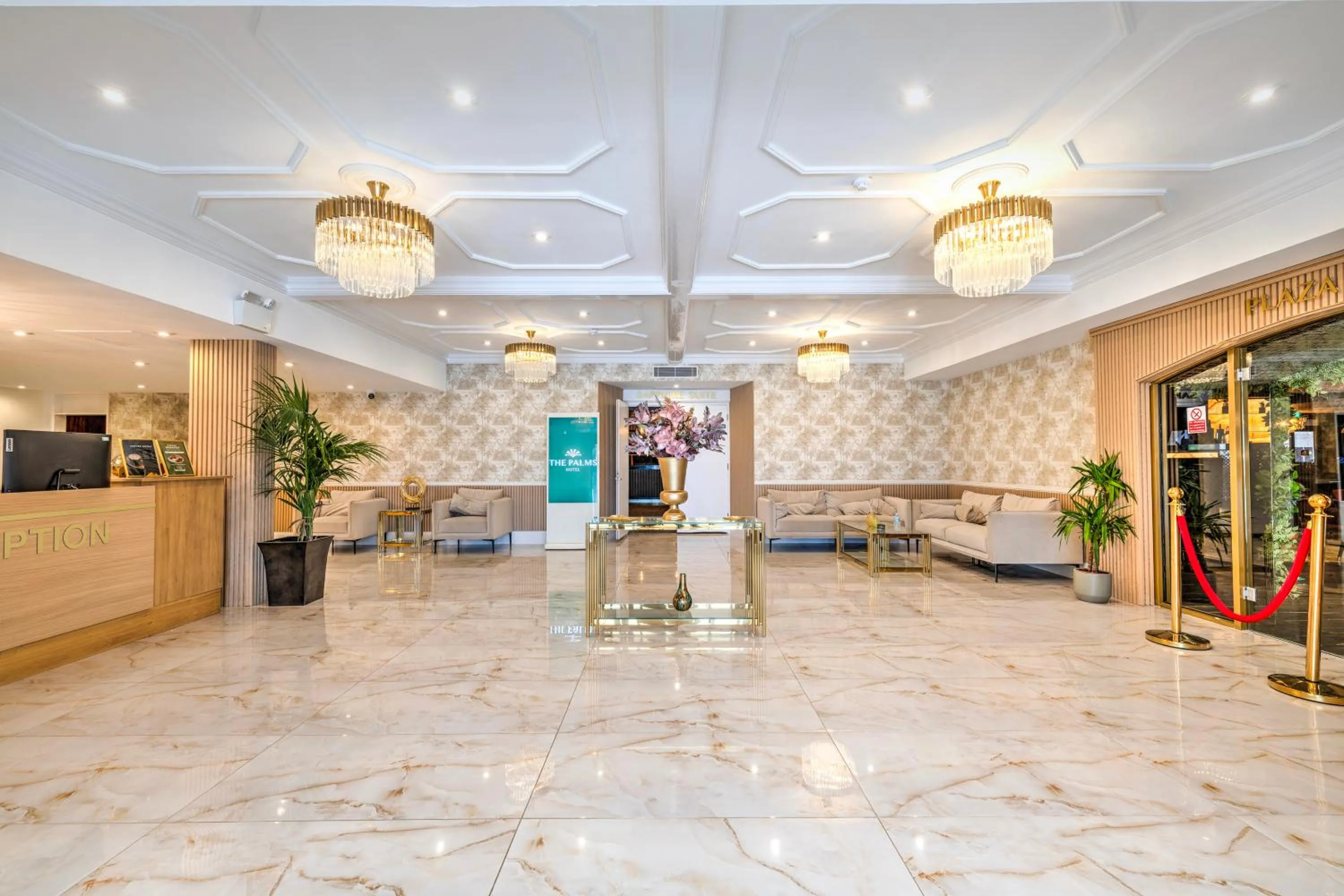 Lobby or reception in Palms Hotel & Retreat By Palette London Romford