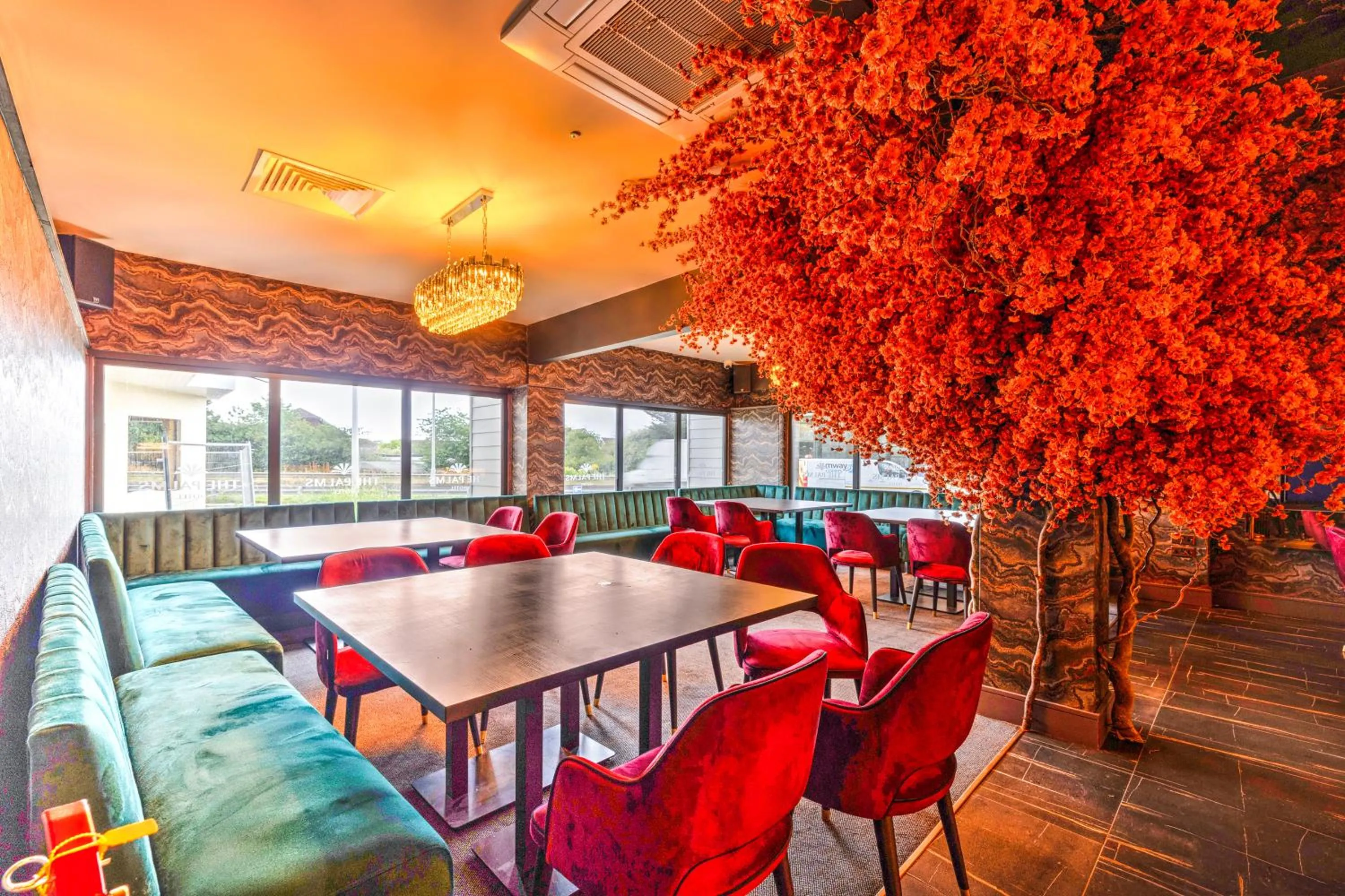 Restaurant/places to eat in Palms Hotel & Retreat By Palette London Romford