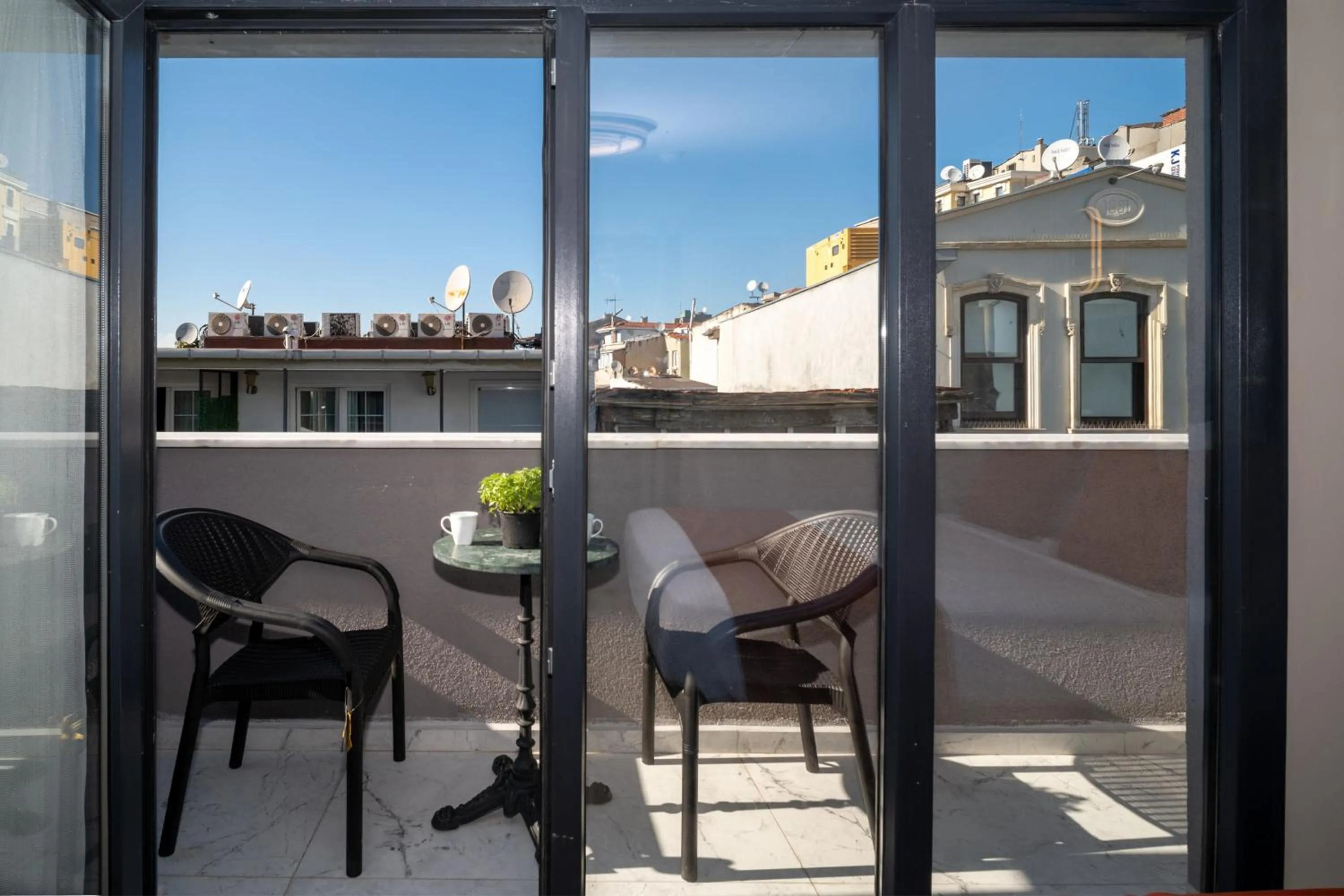 Balcony/Terrace in Robin Hotel