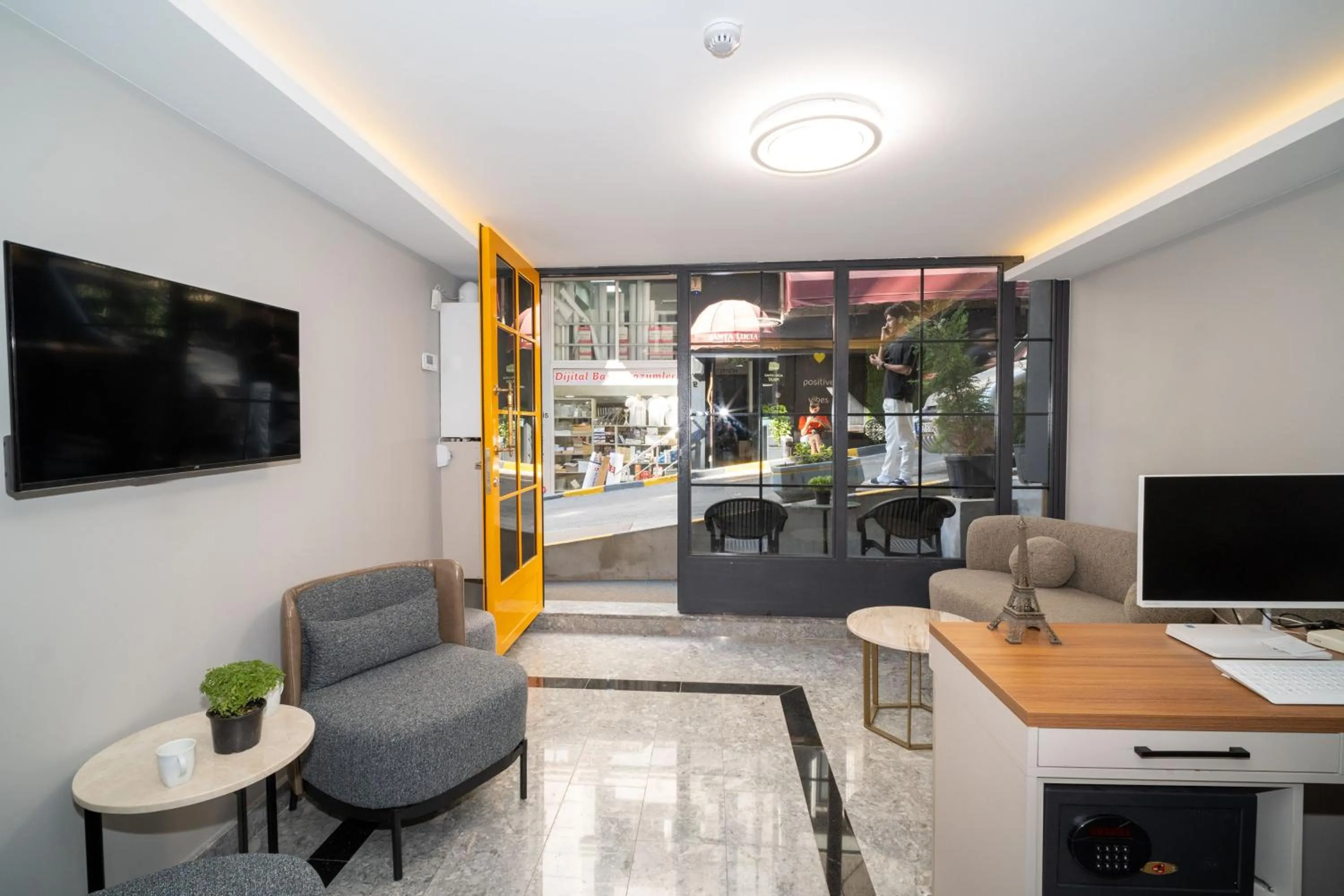 Lobby or reception in Robin Hotel