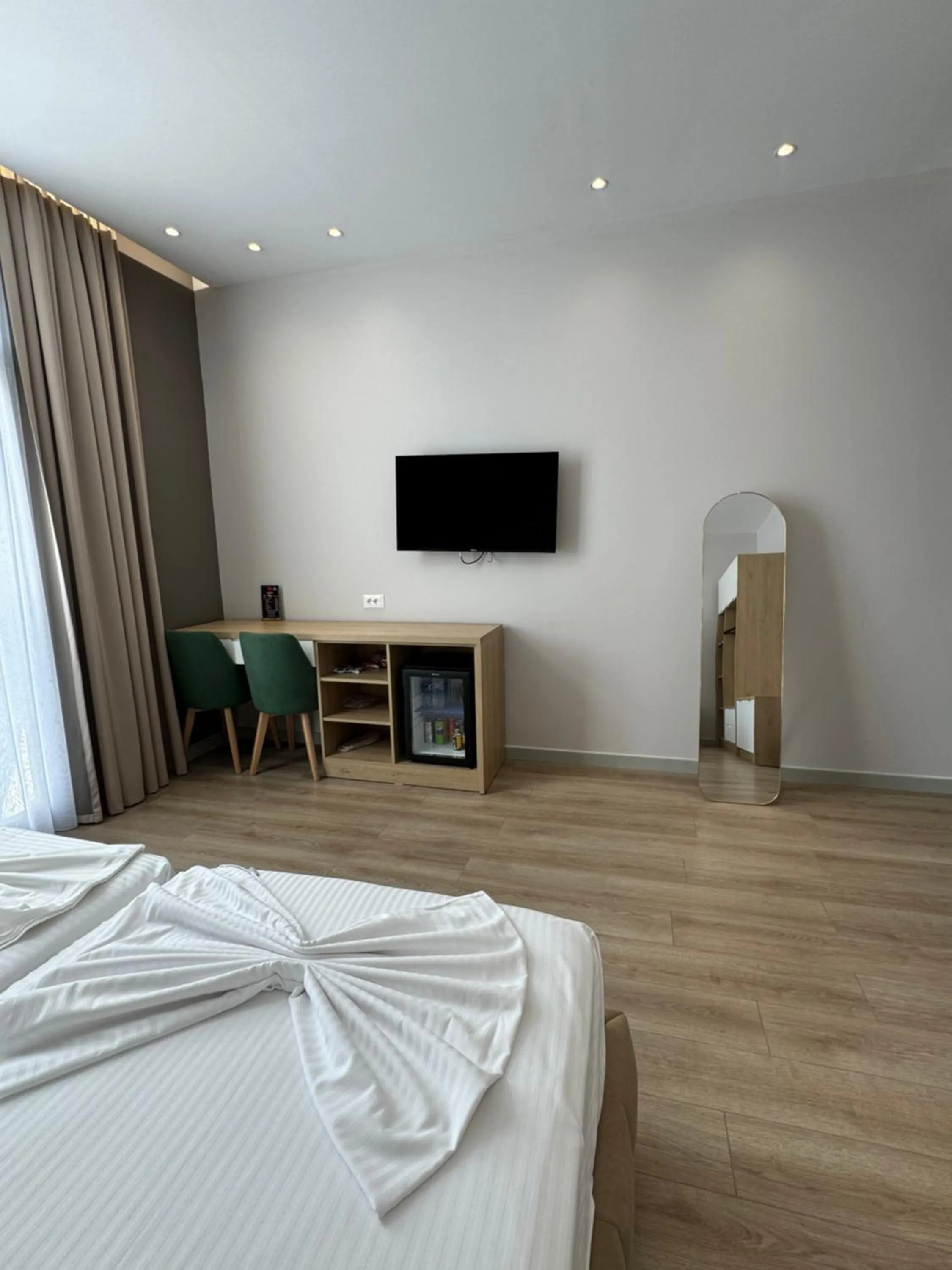 TV and multimedia, Bed in Hotel Panorama & Spa Elbasan