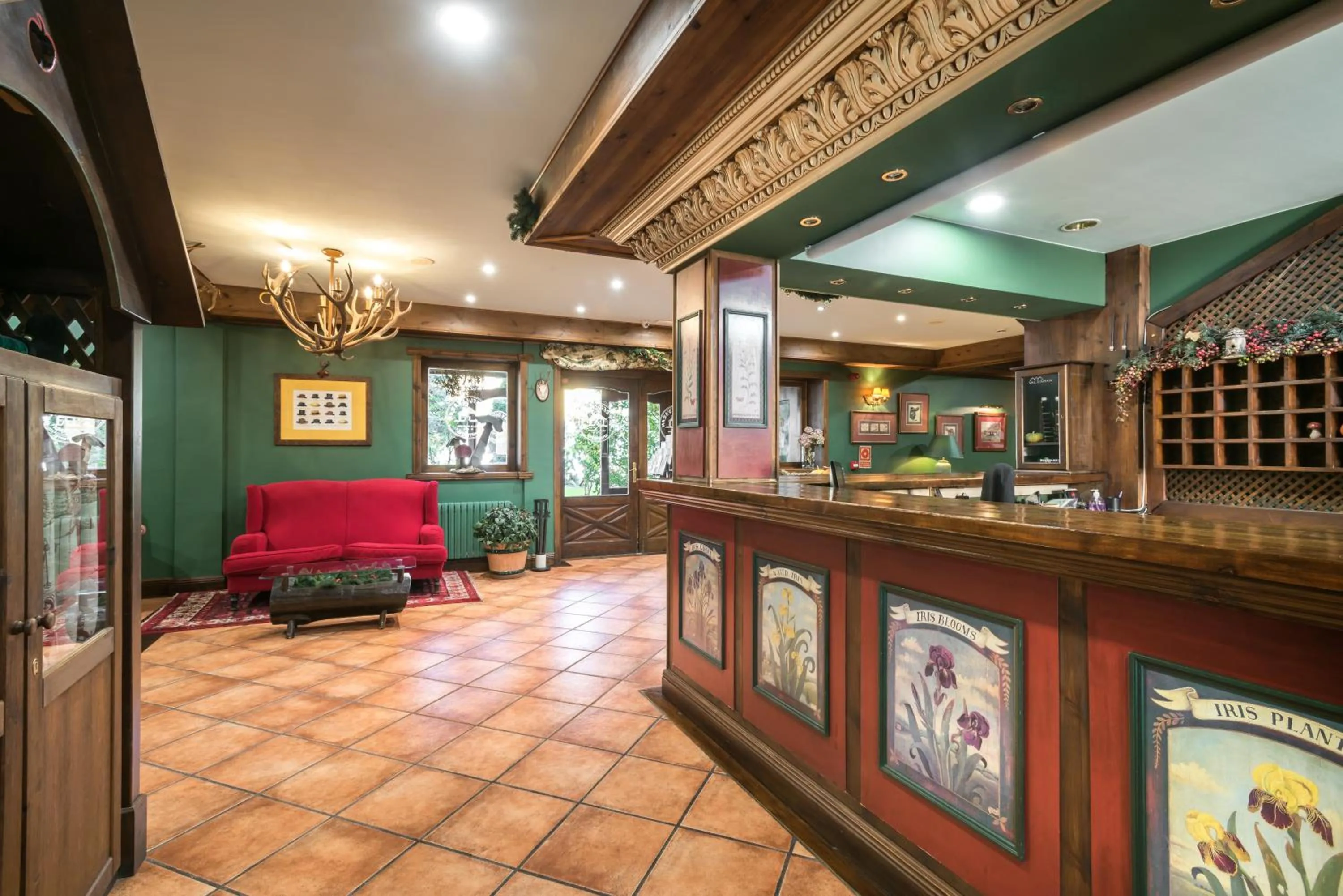 Lobby or reception in El Refugio de Aran Vielha Aparthotel