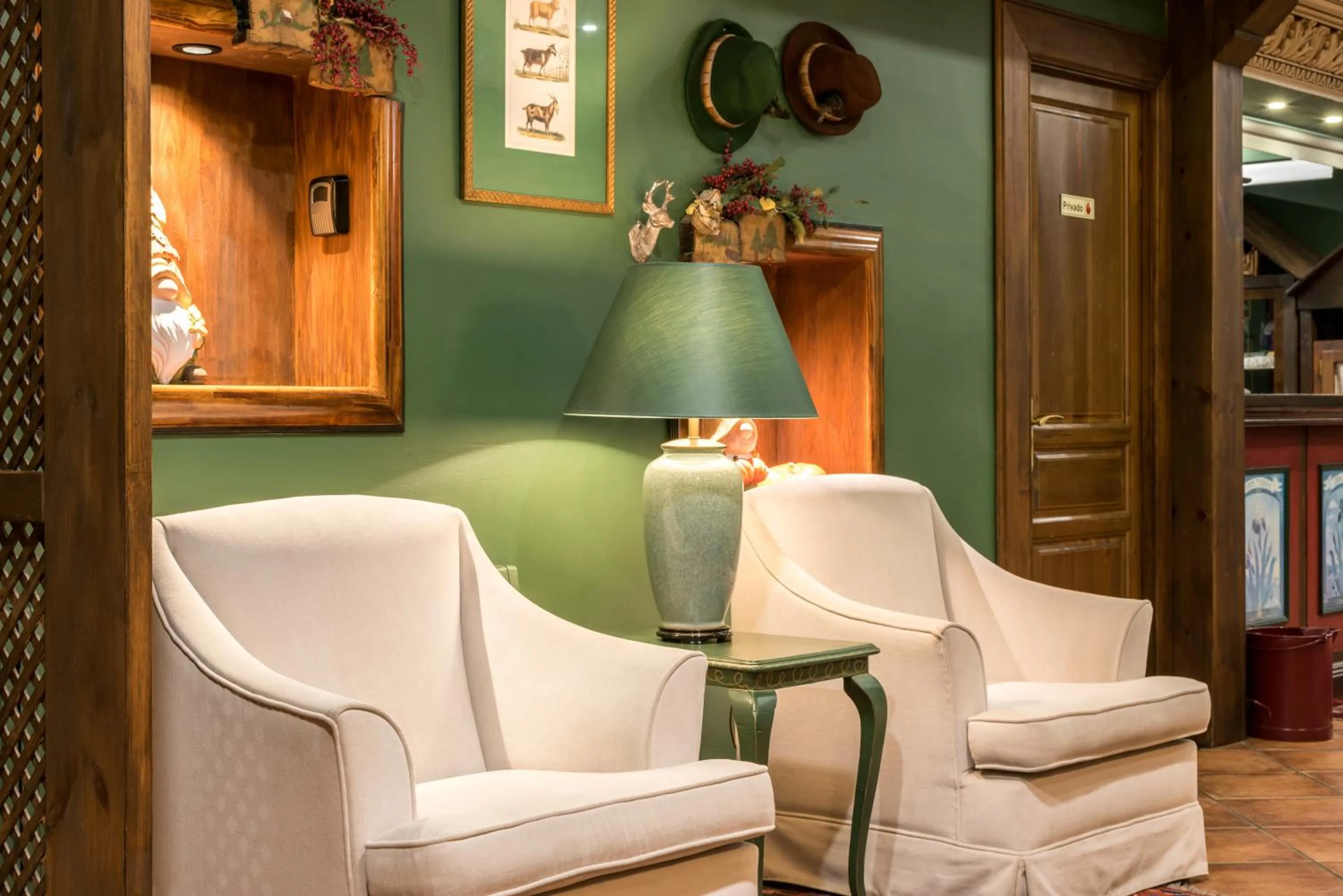 Lobby or reception in El Refugio de Aran Vielha Aparthotel