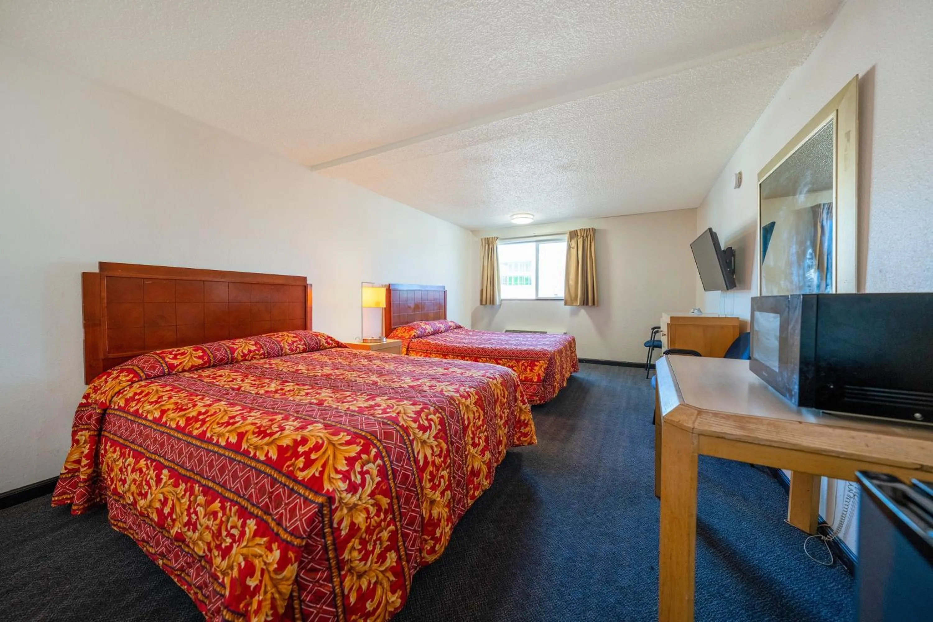 Bedroom, Bed in Unicorn Inn by OYO Portland