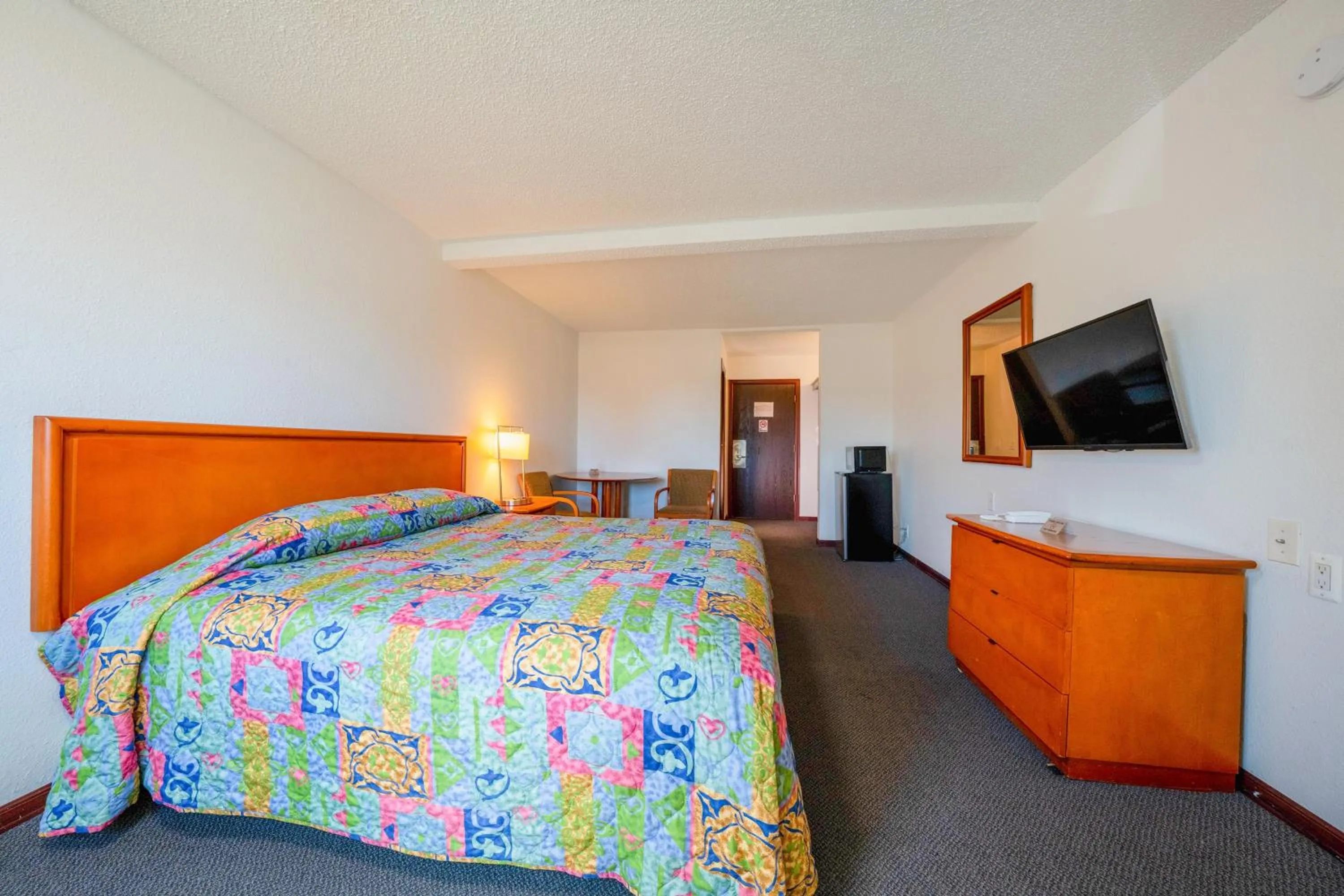 Bedroom, Bed in Unicorn Inn by OYO Portland