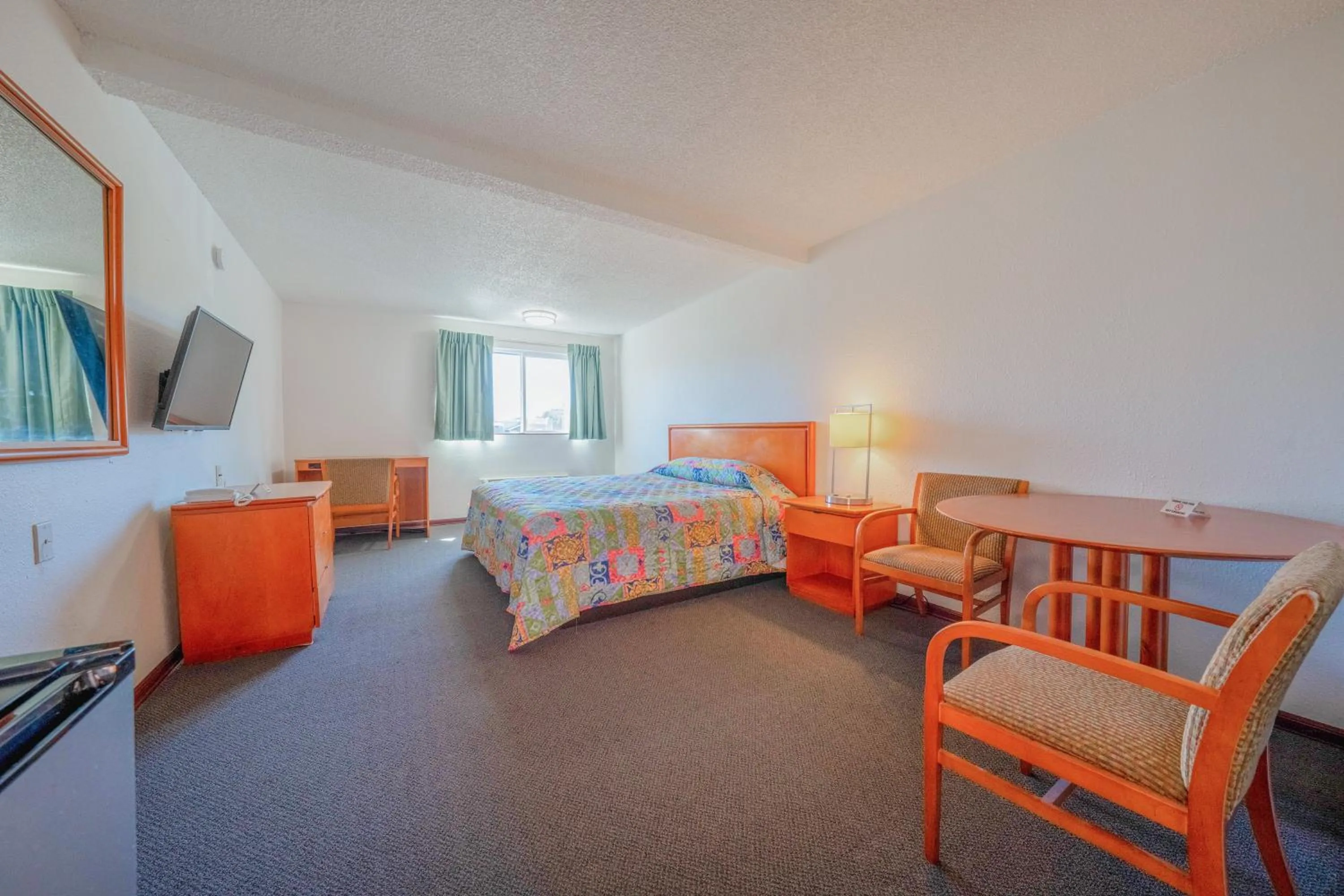 Bedroom, Bed in Unicorn Inn by OYO Portland