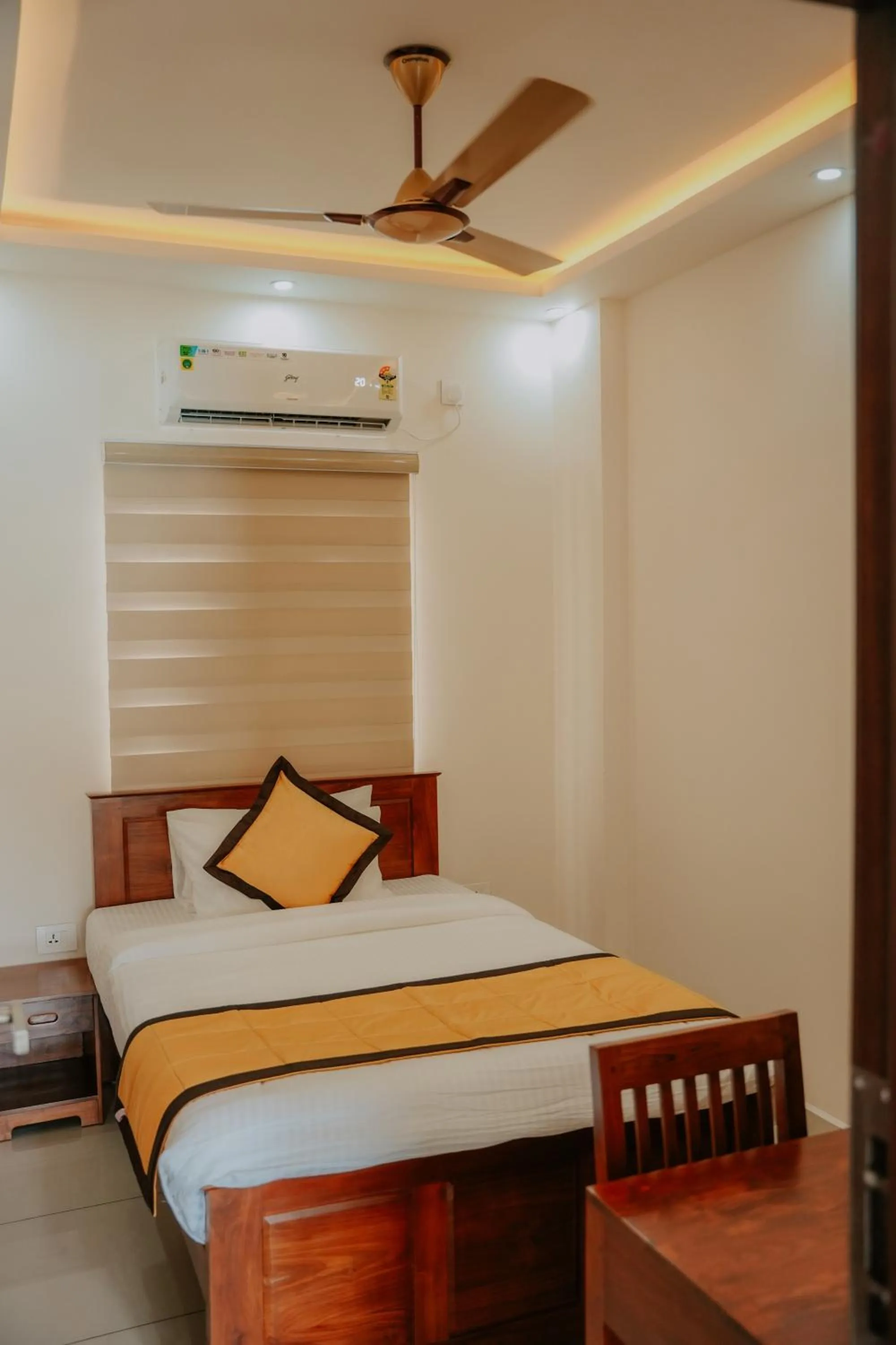 Photo of the whole room in Makkiyil Residency