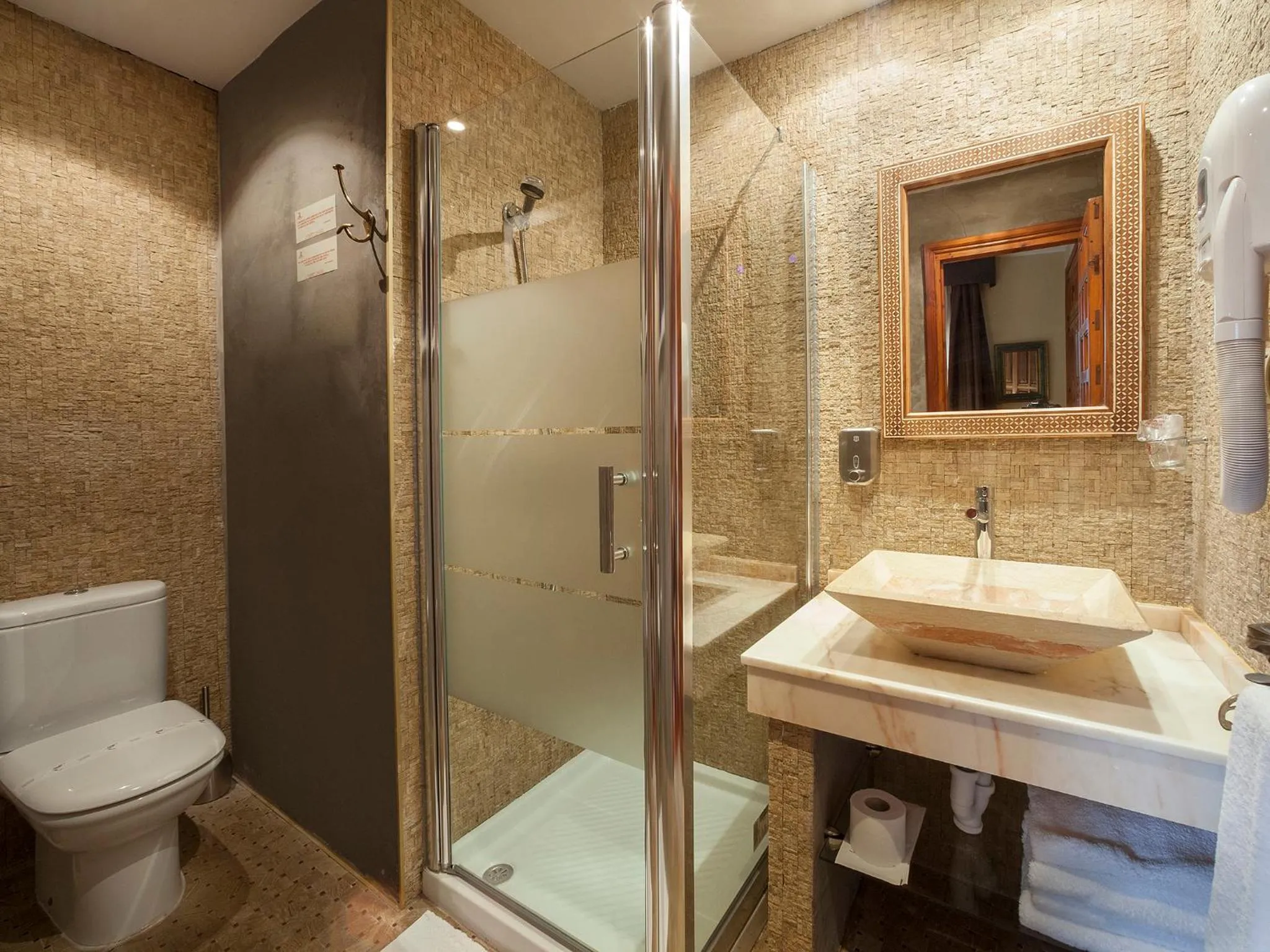 Bathroom in Almunia de San Miguel