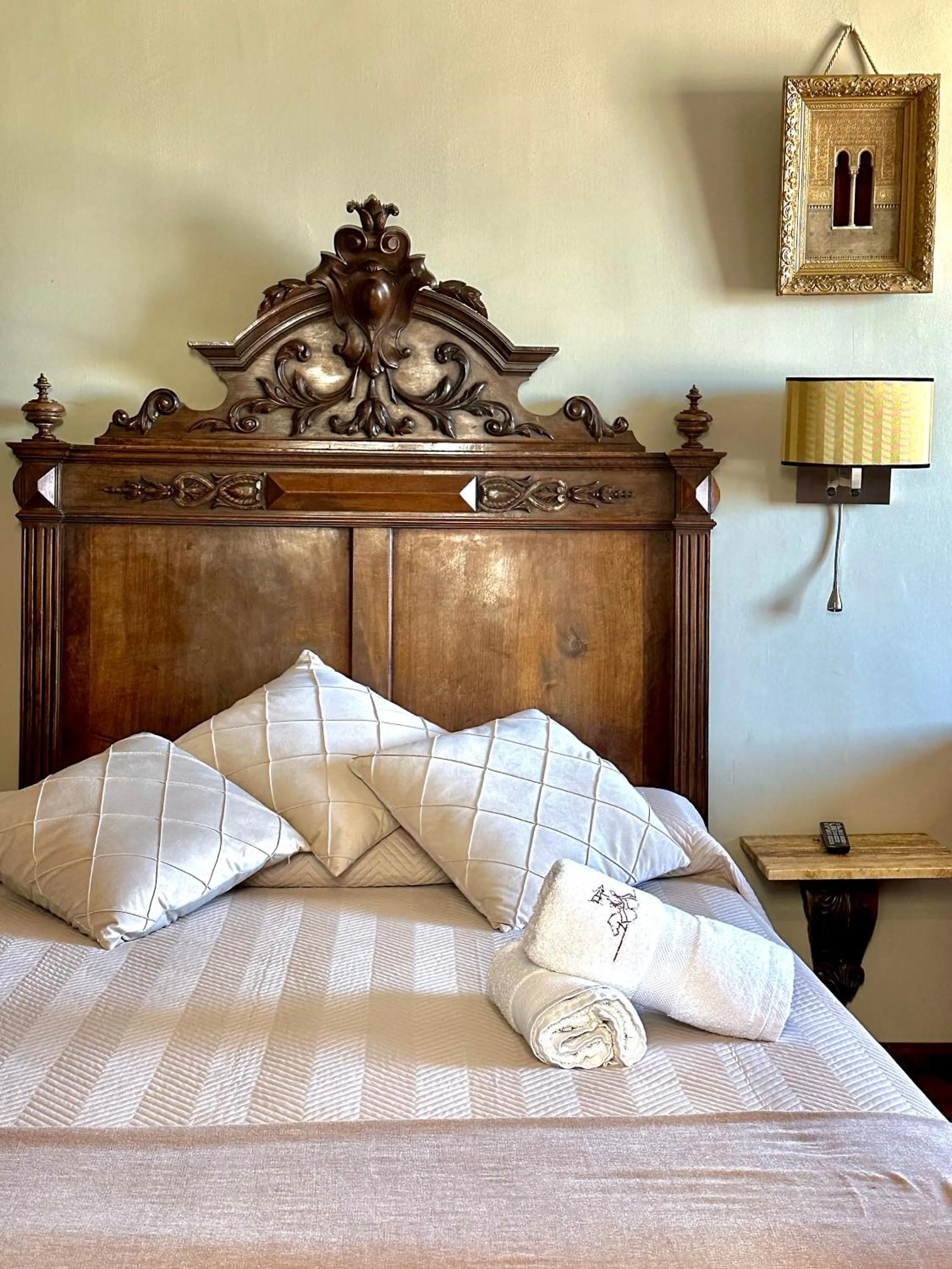 Bed in Almunia de San Miguel