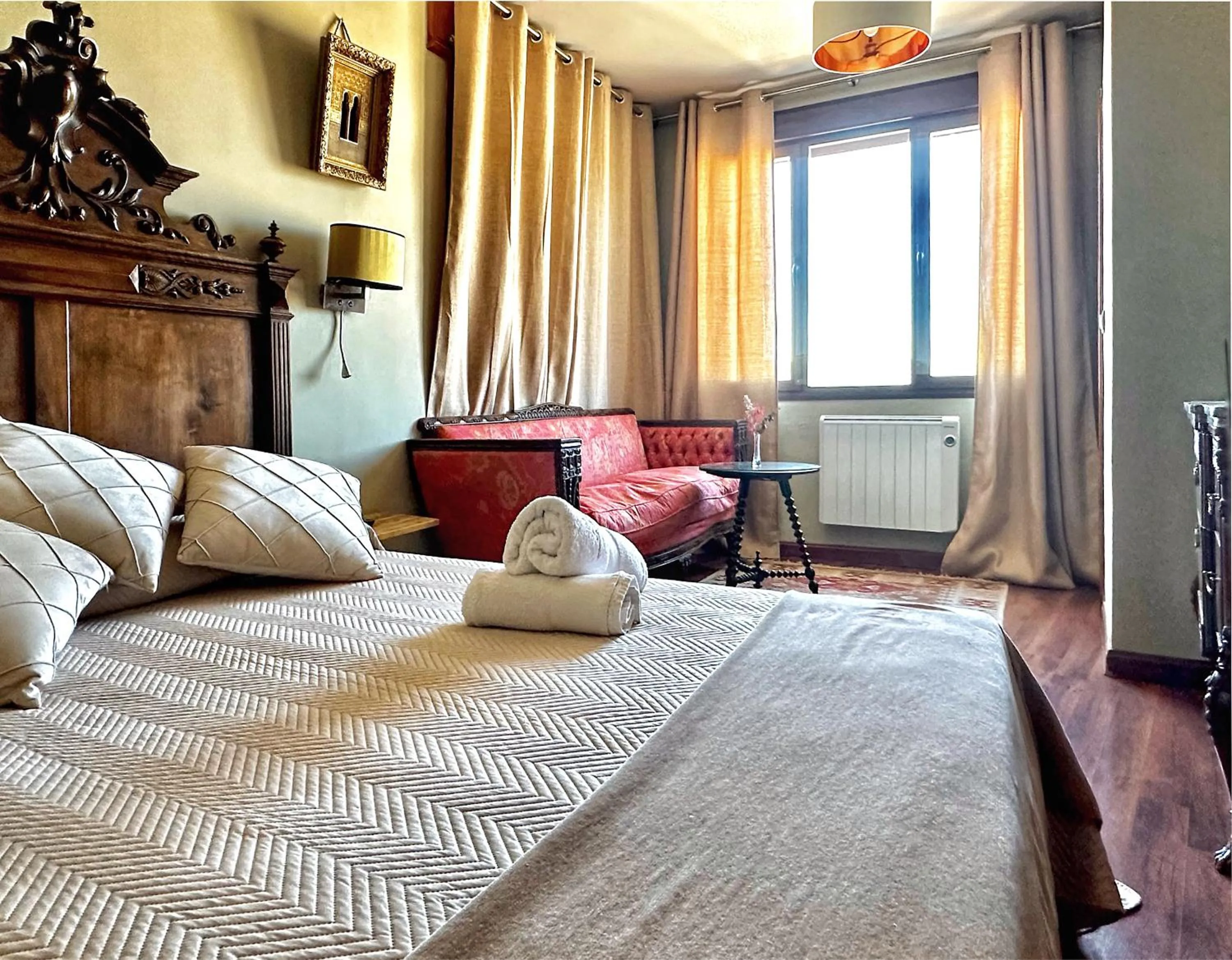 Bed in Almunia de San Miguel