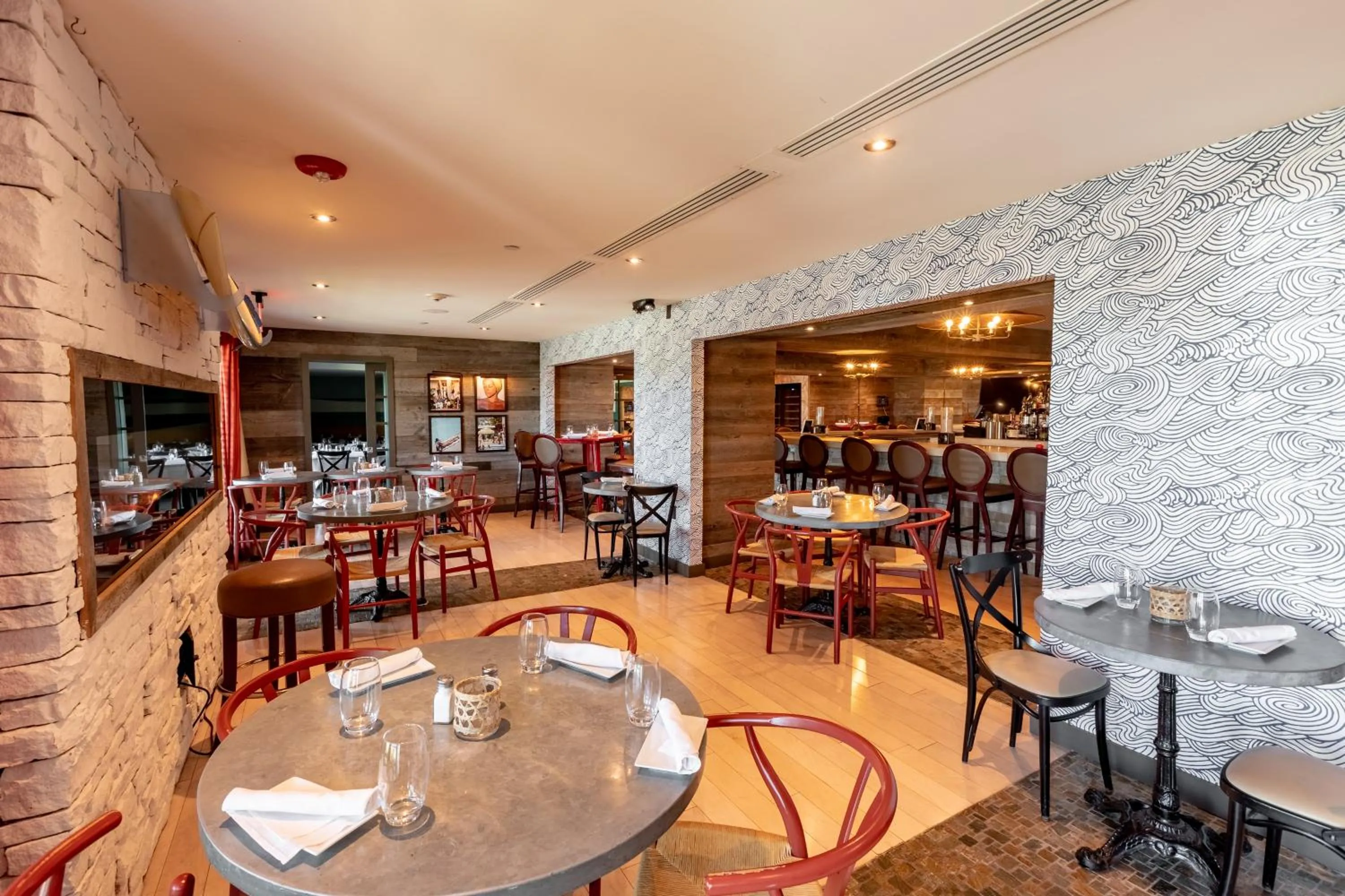 Restaurant/places to eat in Daddy O Hotel