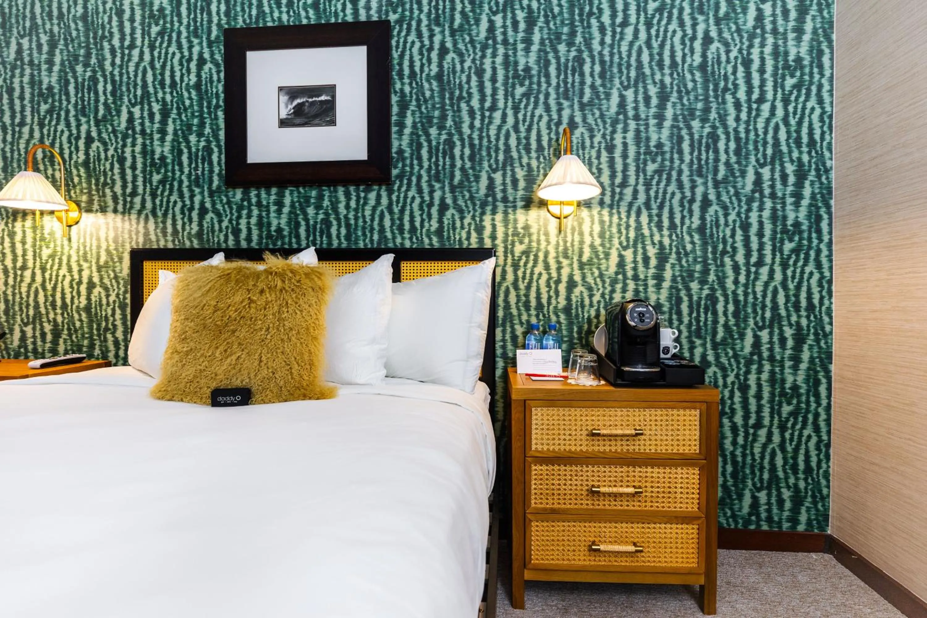 Bedroom, Bed in Daddy O Hotel