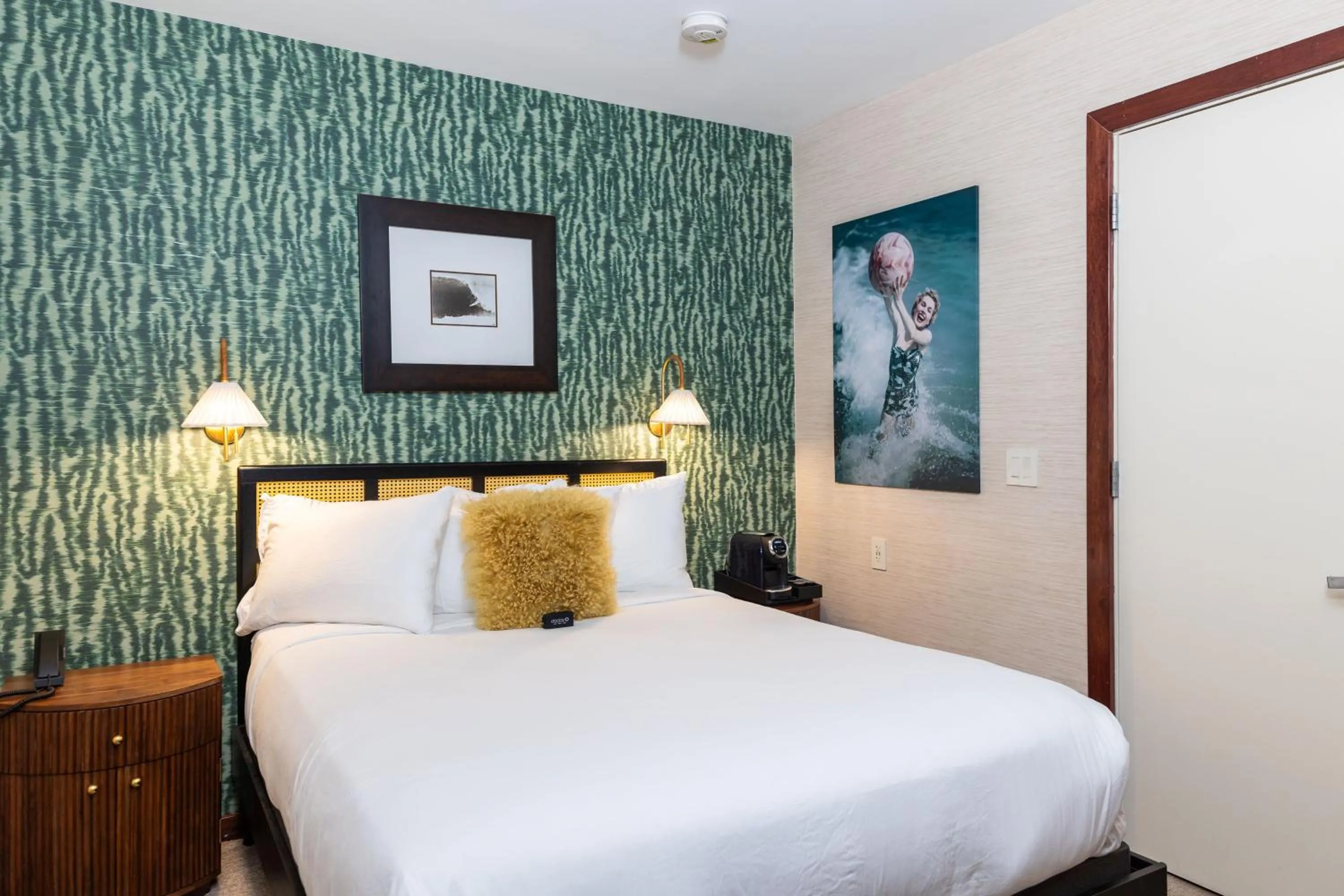 Bed in Daddy O Hotel