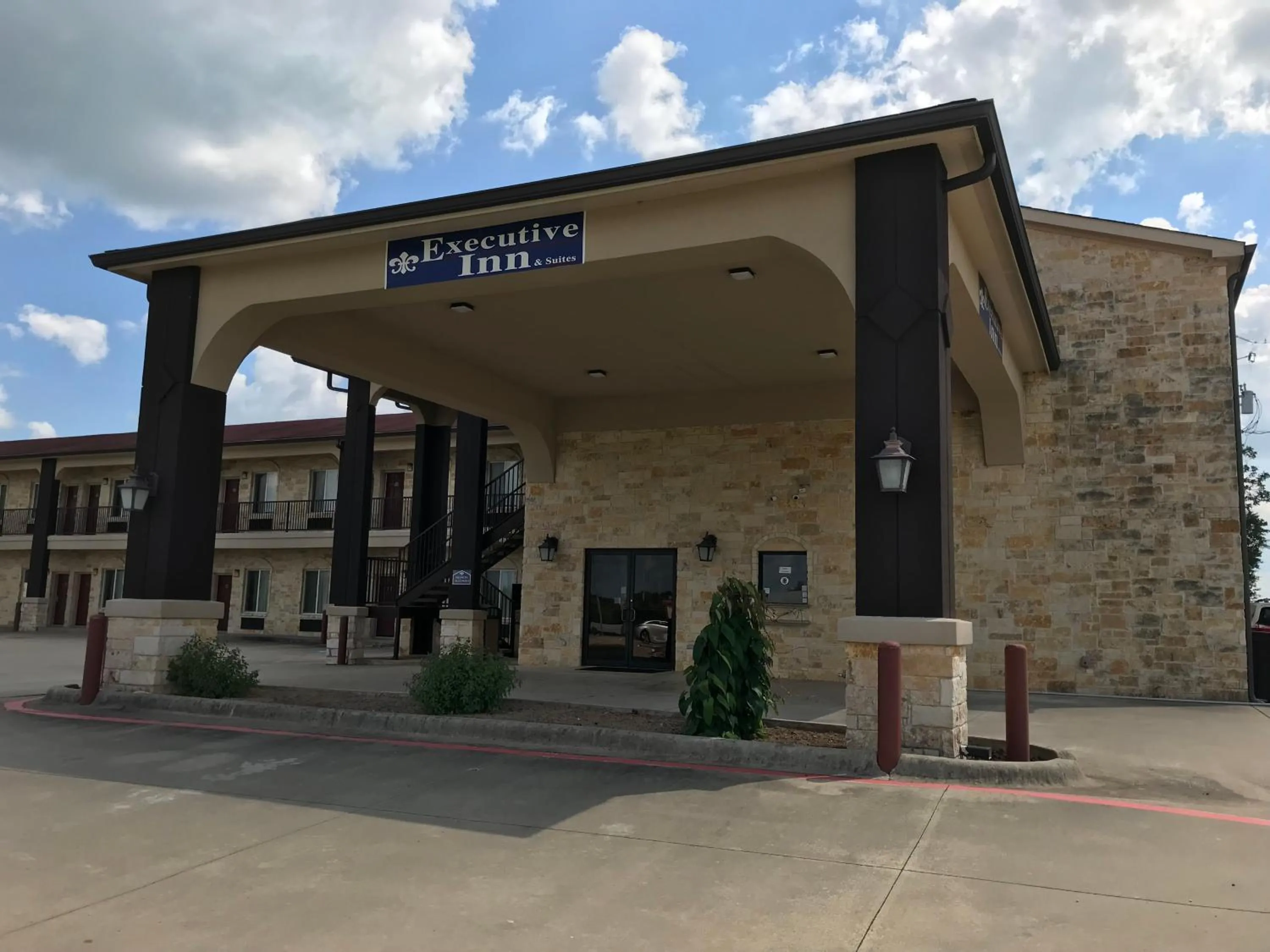 Executive Inn and Suites