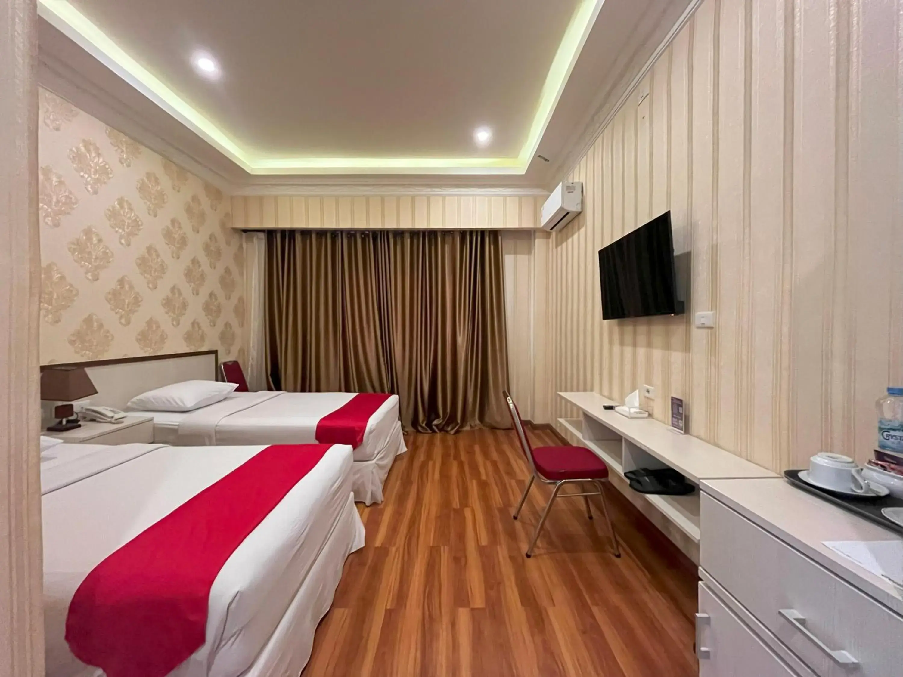 Standard Twin Room in Grand Tamaro Hotel Standard Twin Room in Grand Tamaro Hotel