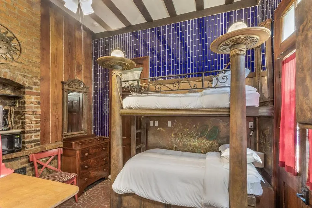 Bed in Royal Barracks Guest House