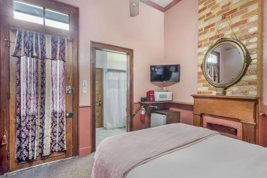 Bed in Royal Barracks Guest House