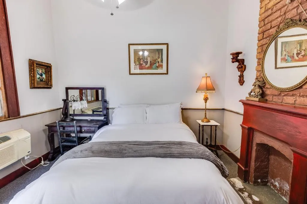 Bed in Royal Barracks Guest House