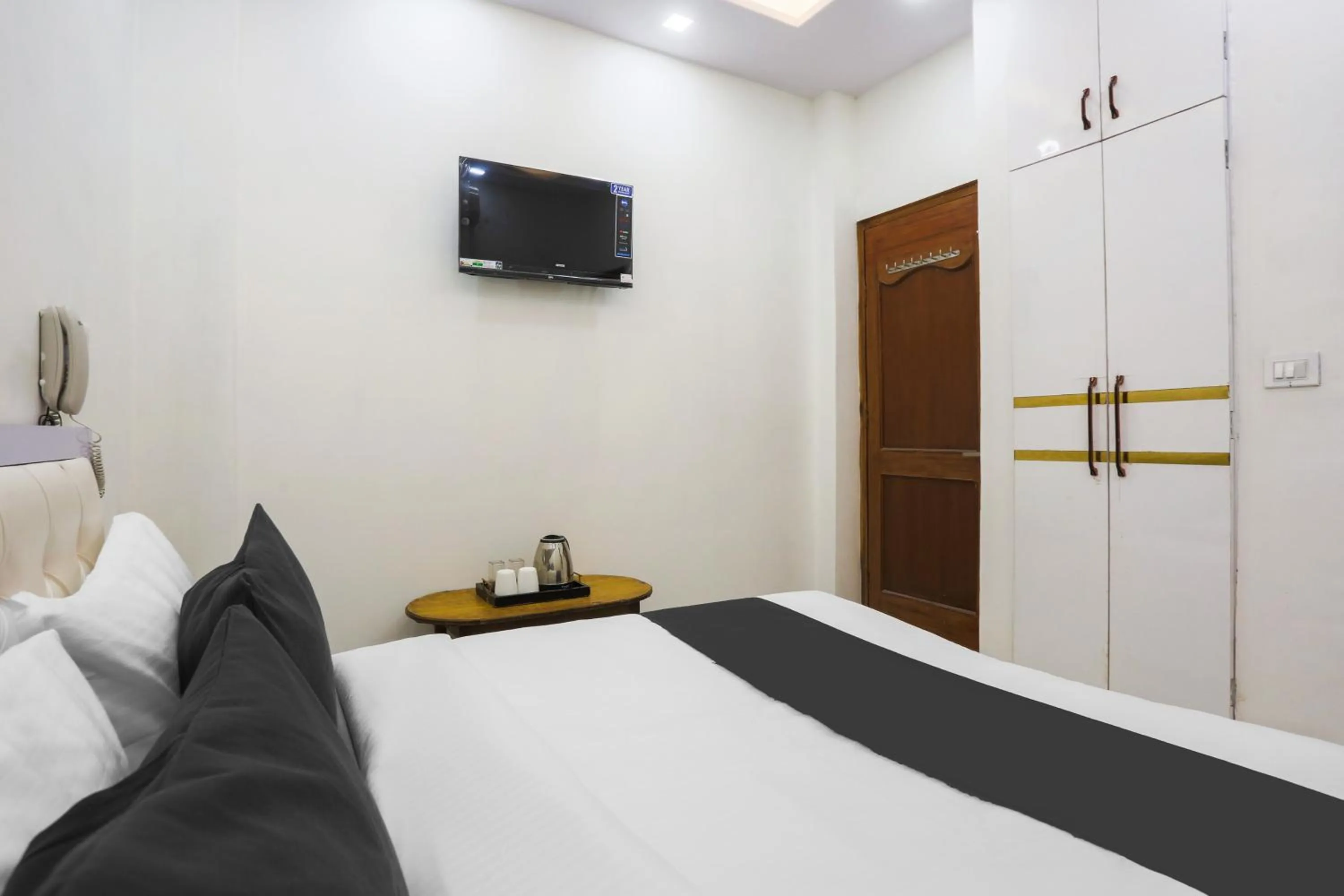 Bedroom in Hotel O Golden Key Rohini
