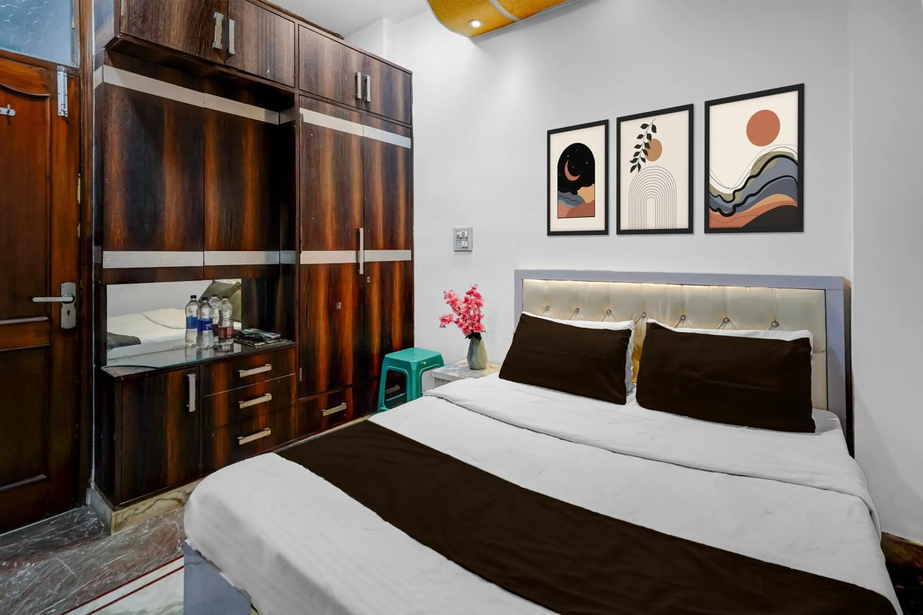 Hotel O Iskcon Temple Rohini Formerly Golden Key